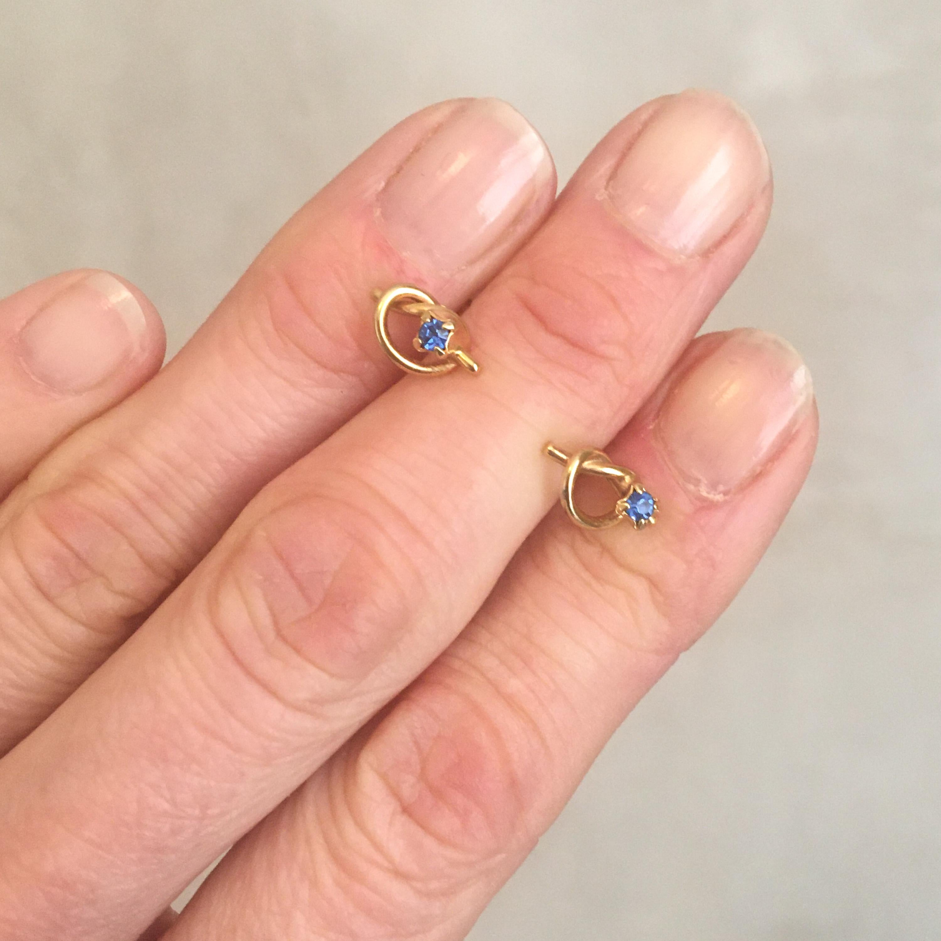 18k gold sapphire earrings