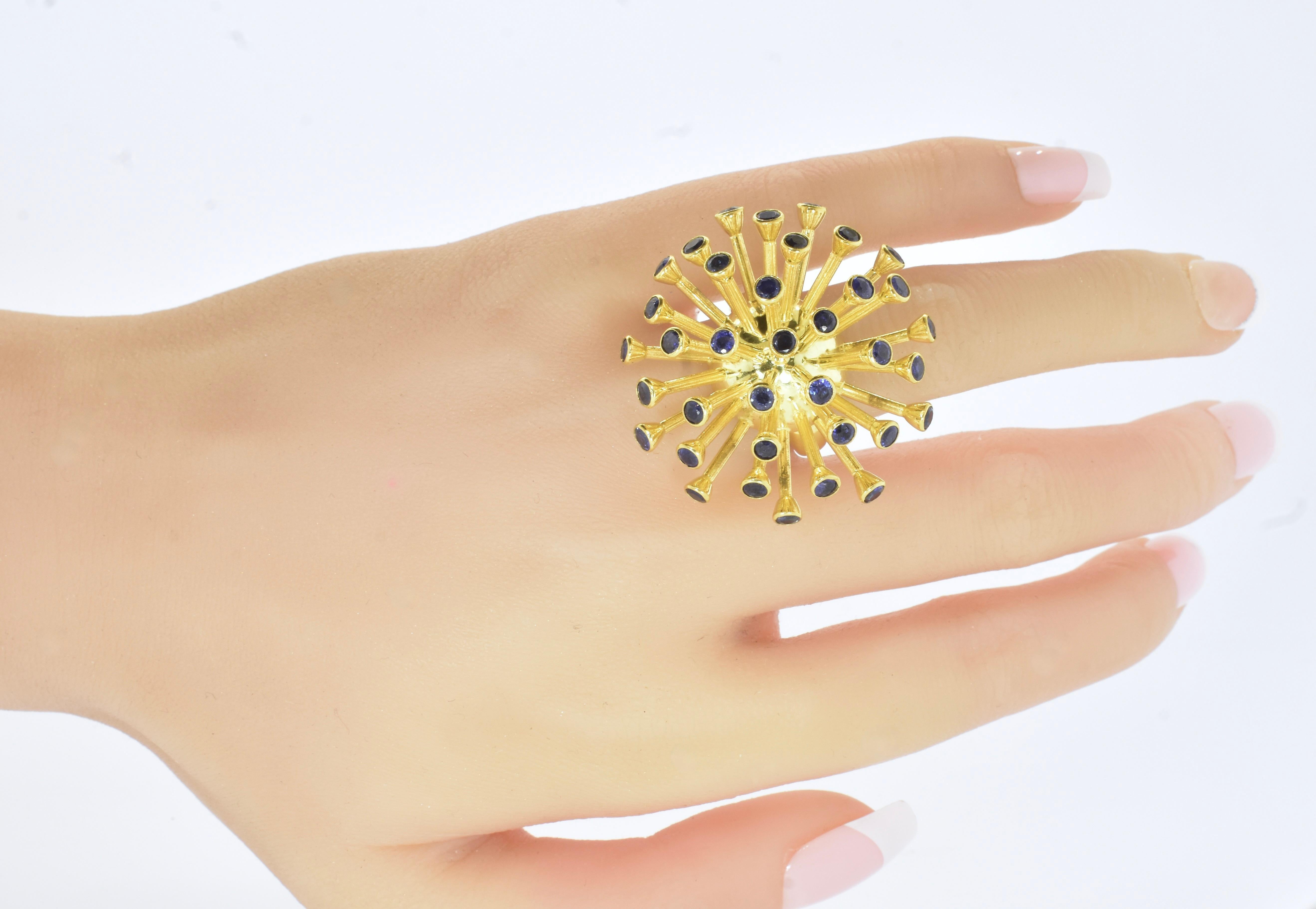 Round Cut  Sapphire and 18K Gold Spudnik Motif Ring, Retro, Circa 1958. For Sale