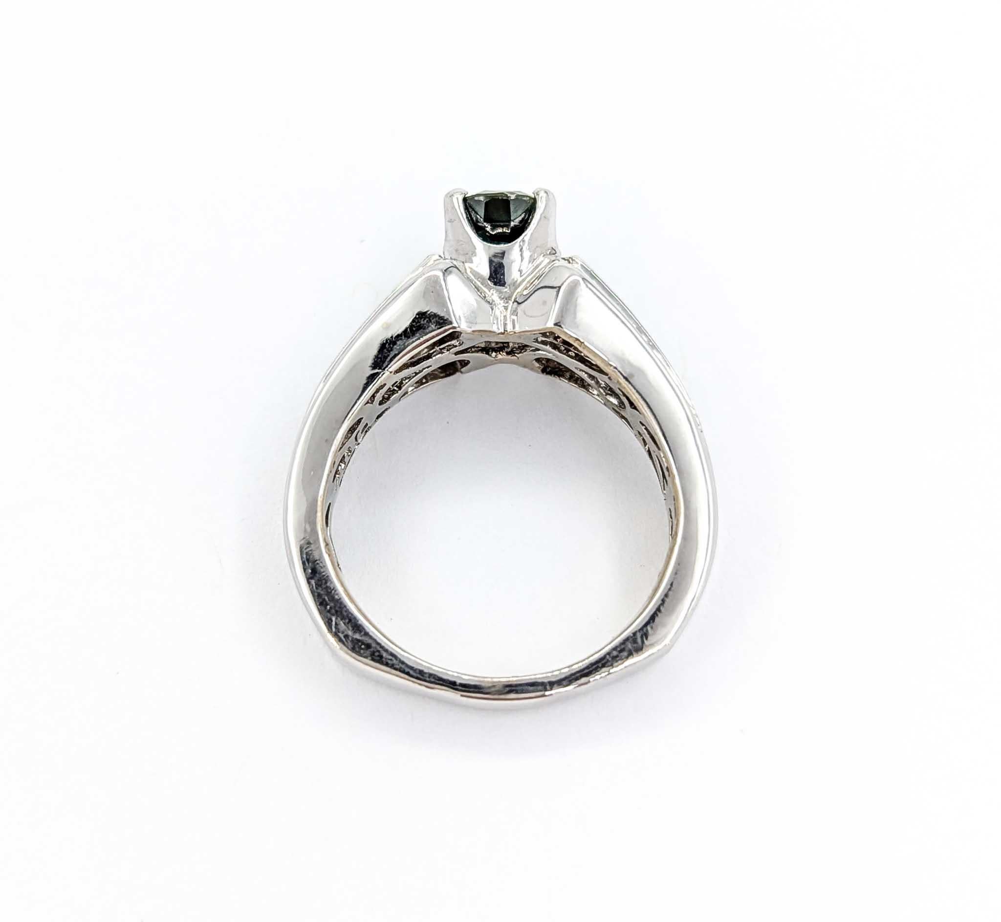 Ring mit Saphir und Baguette-Diamant aus 18k Weißgold im Angebot 4