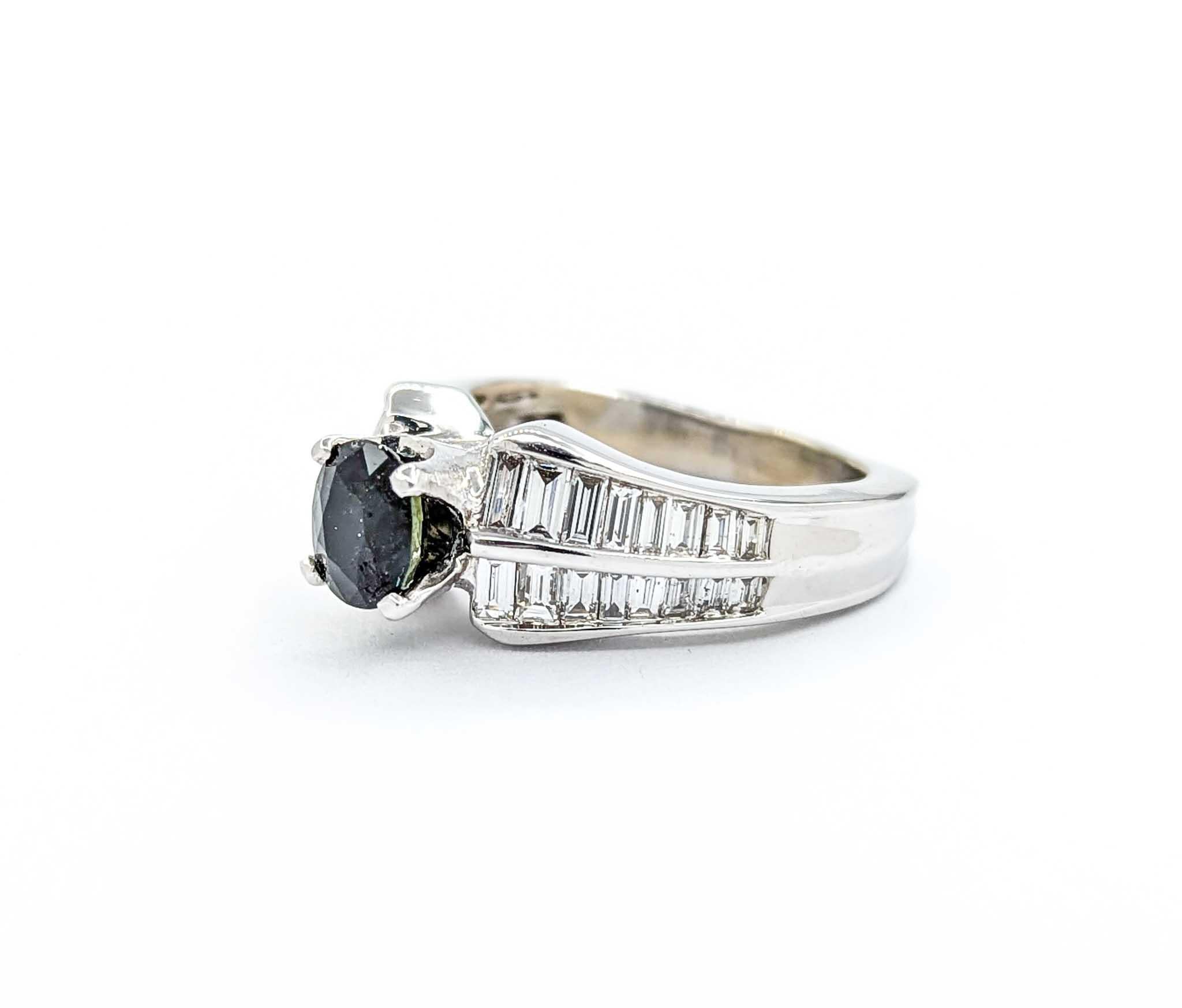 Ring mit Saphir und Baguette-Diamant aus 18k Weißgold im Angebot 6