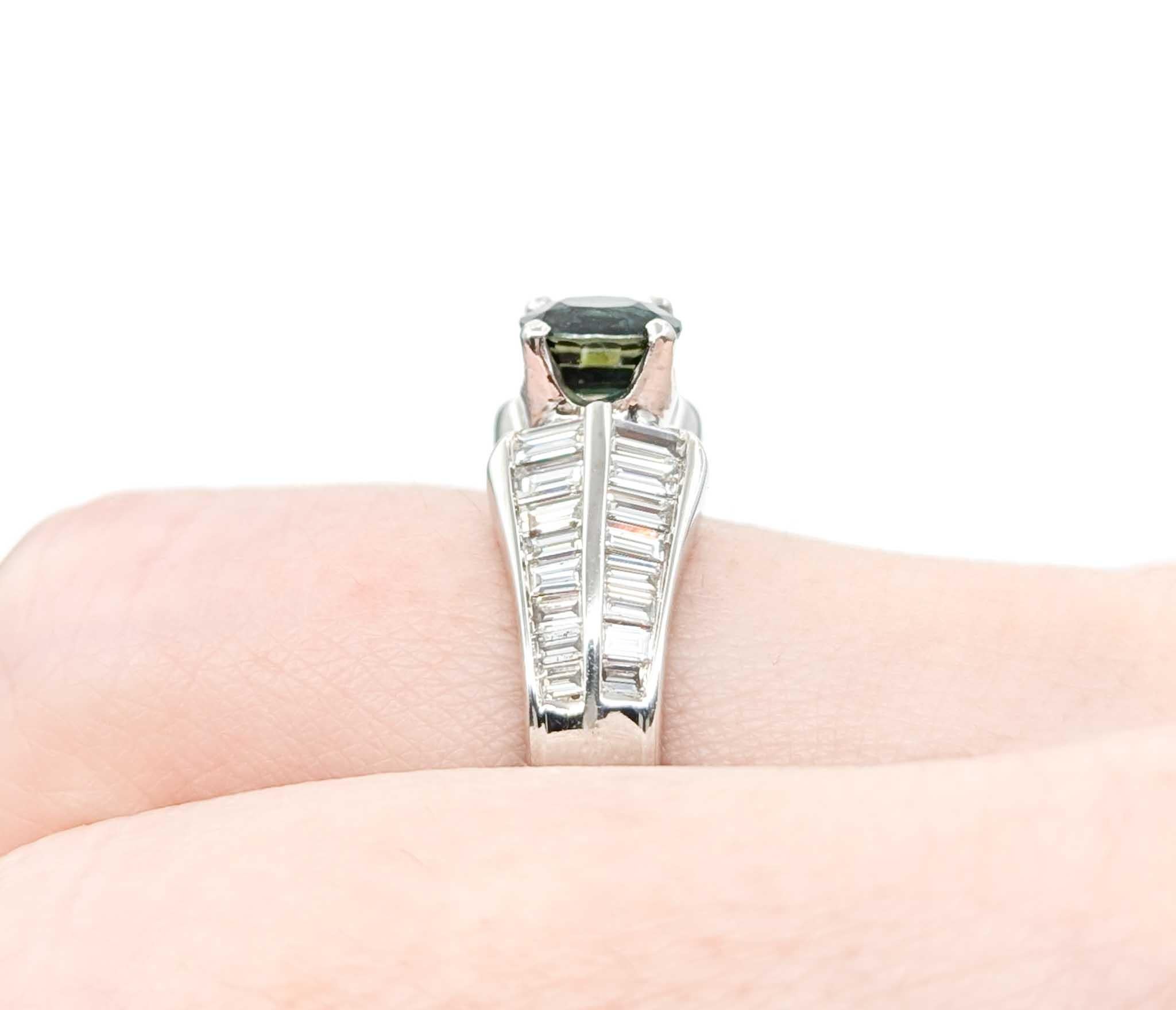 Ring mit Saphir und Baguette-Diamant aus 18k Weißgold (Zeitgenössisch) im Angebot