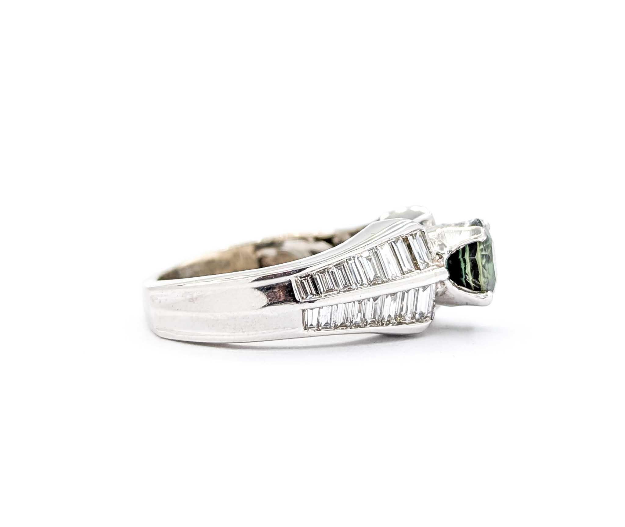 Ring mit Saphir und Baguette-Diamant aus 18k Weißgold im Angebot 2