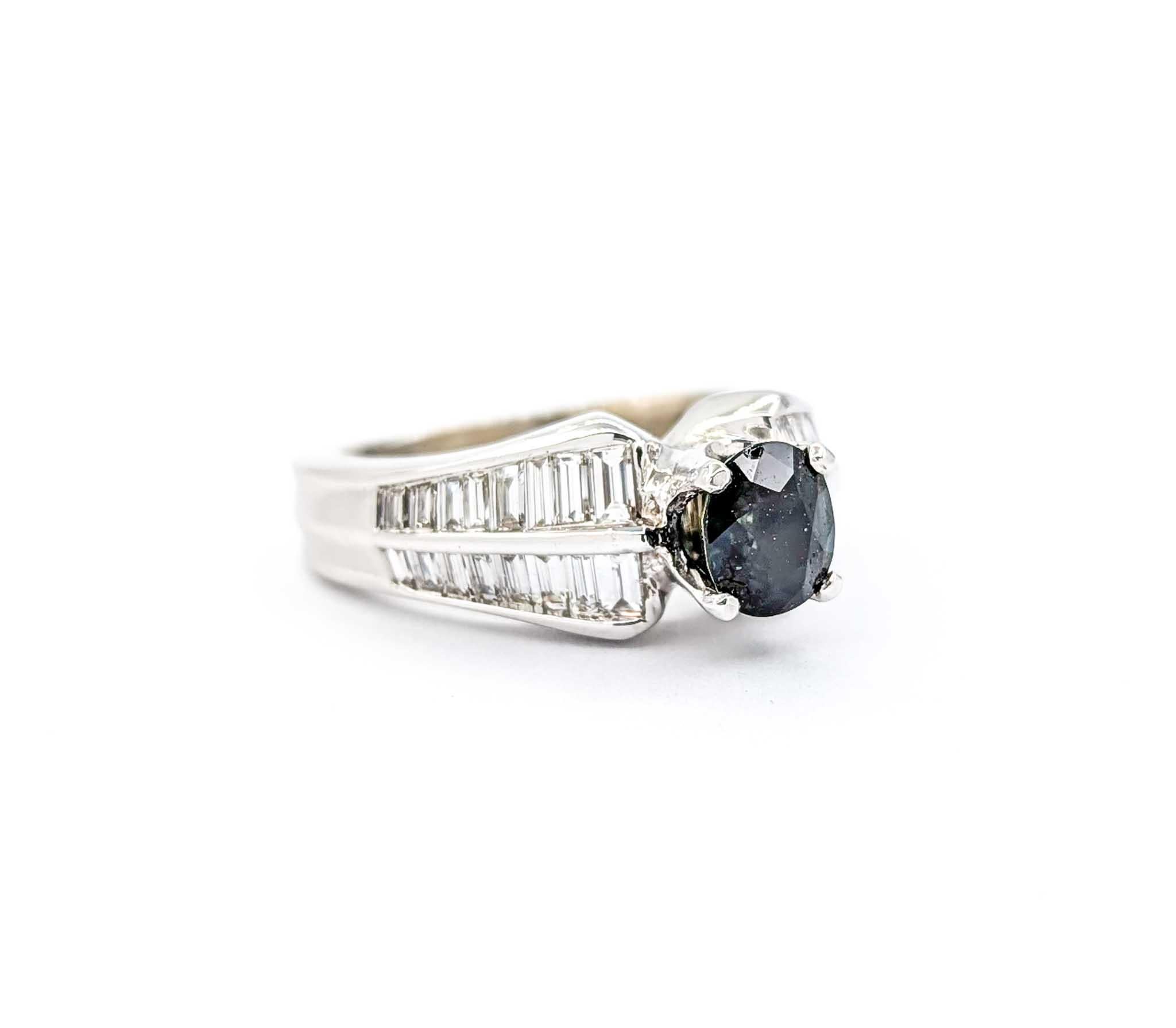 Ring mit Saphir und Baguette-Diamant aus 18k Weißgold im Angebot 3