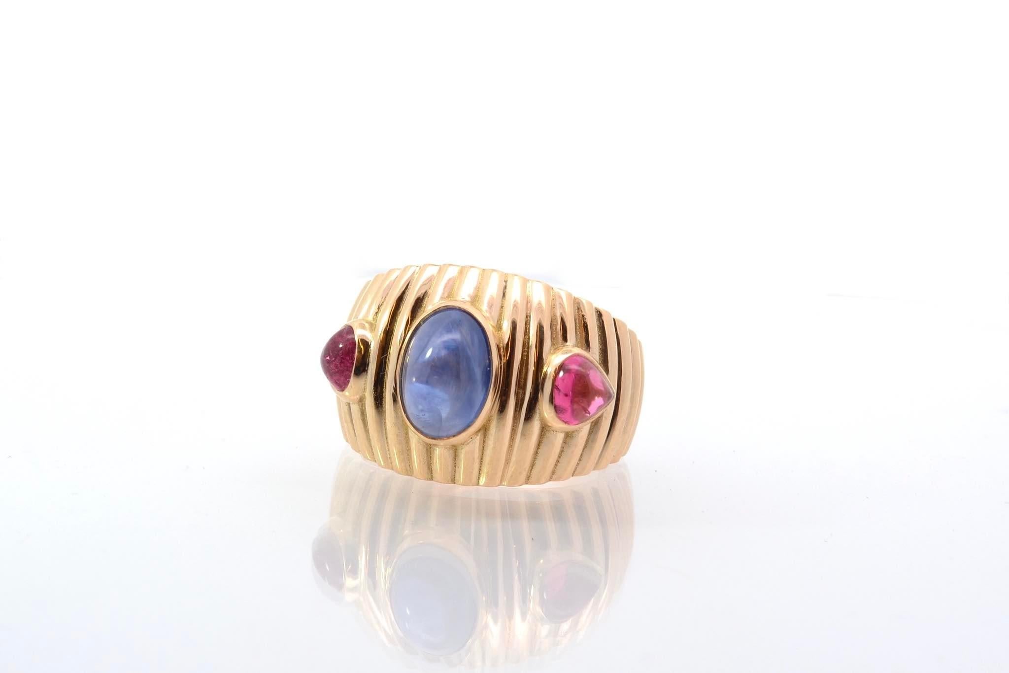 Sapphire and cabochon tourmaline ring in gold In Good Condition For Sale In PARIS, FR