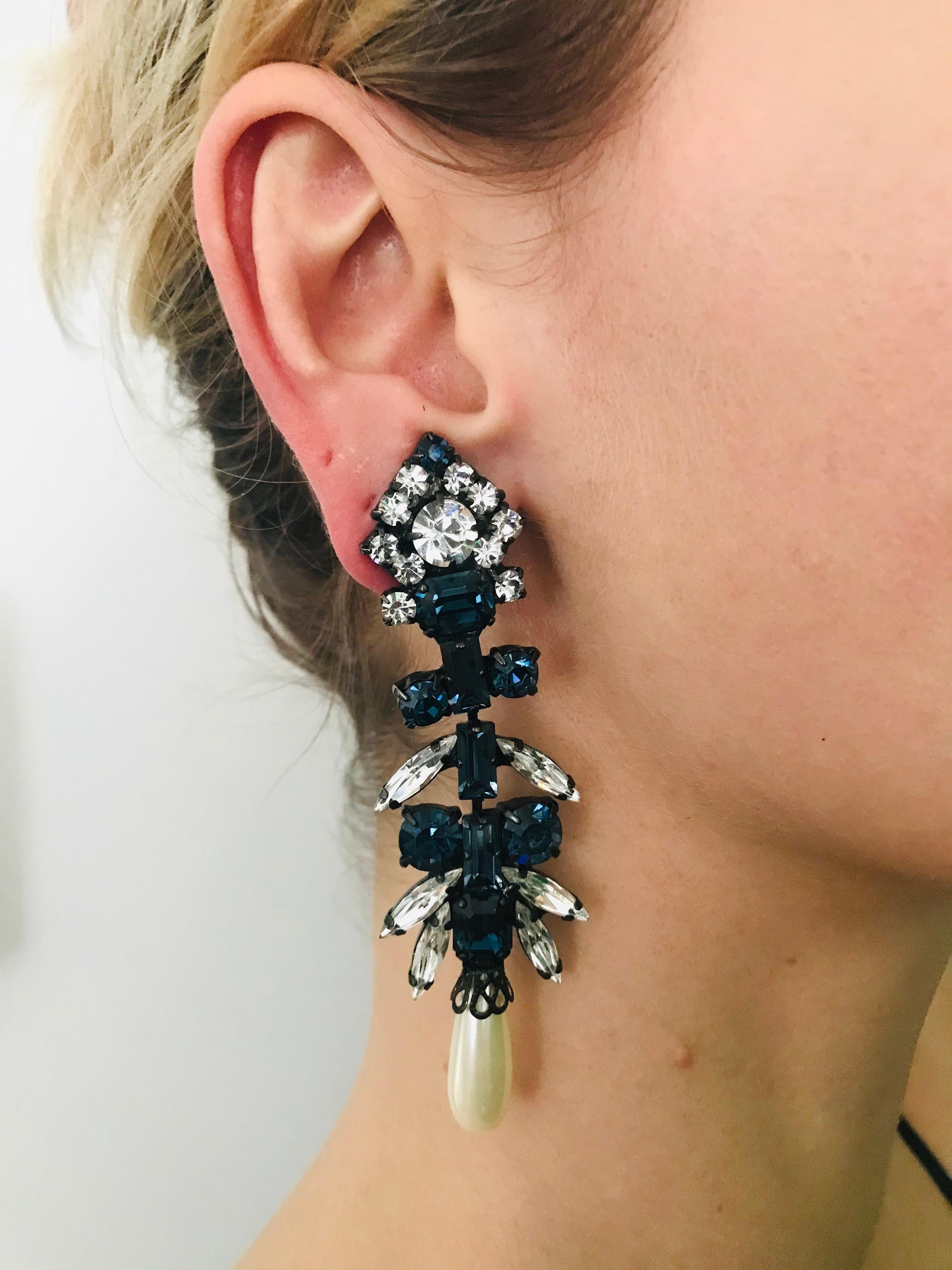 Sapphire and Clear Austrian Crystal and Lucite Pearl Drop Chandelier Earrings In New Condition For Sale In Toronto, CA