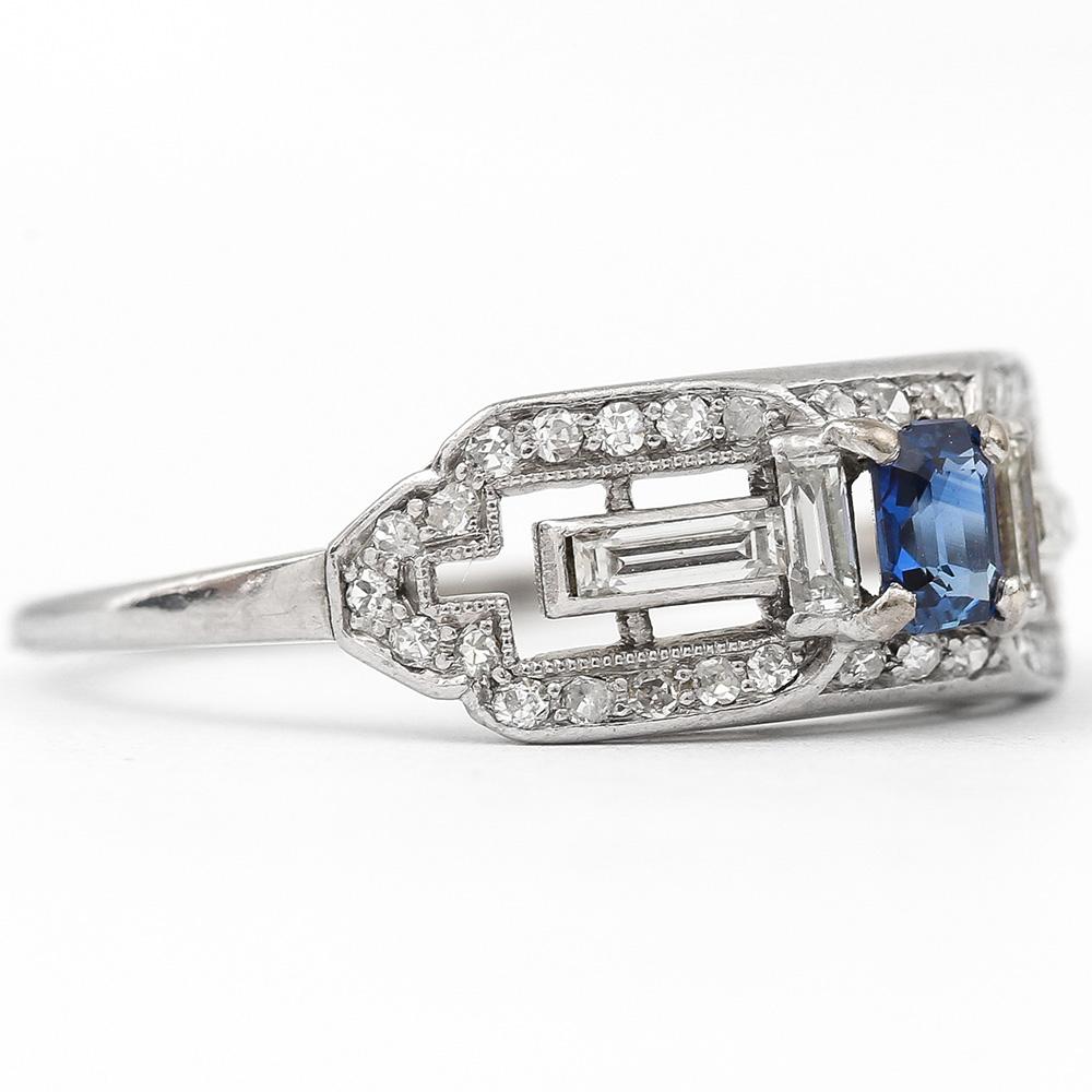 Contemporary Sapphire and Diamond 18 Karat Gold Midcentury Cocktail Dress Ring, circa 1950s