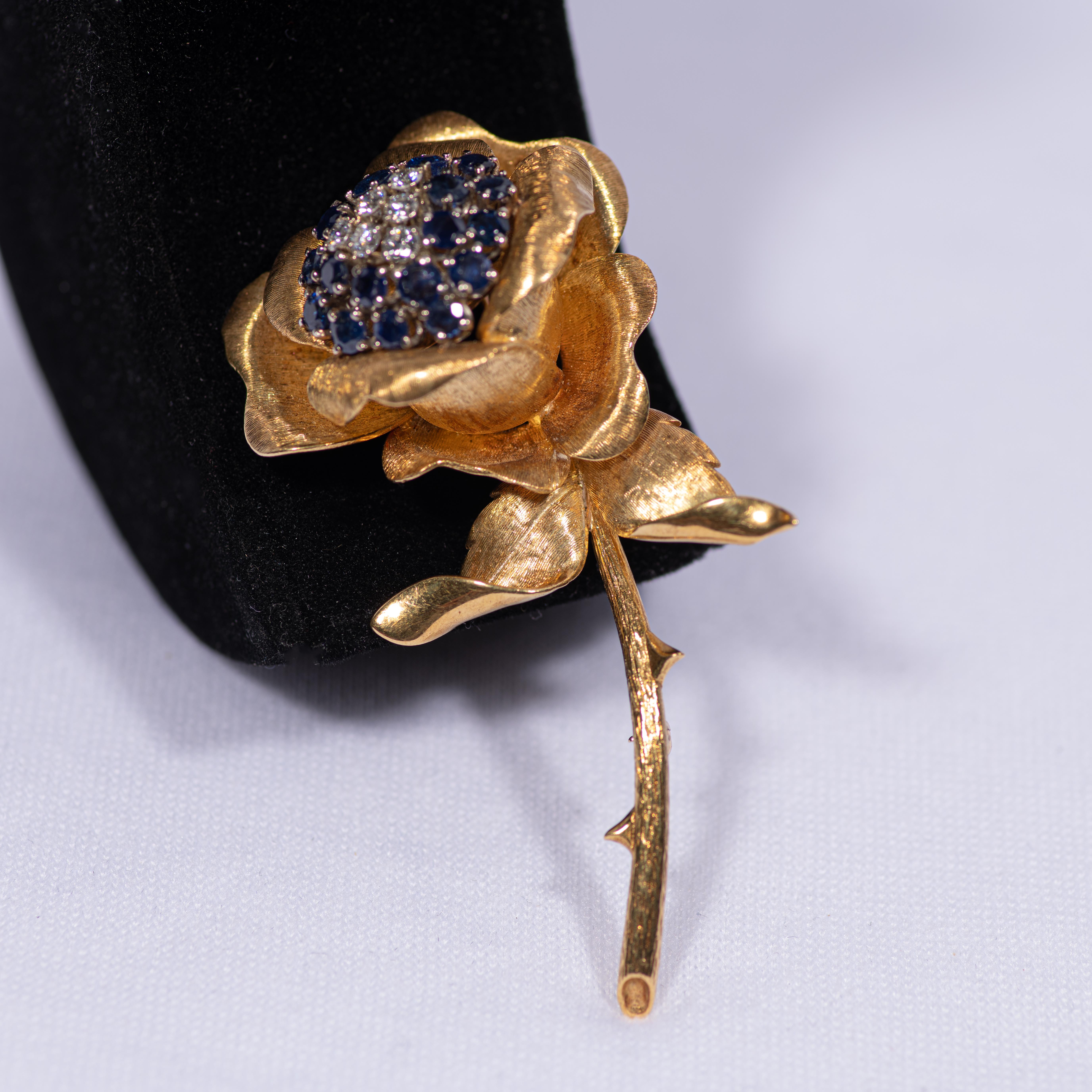 Round Cut Sapphire and Diamond 18 Karat Yellow Gold Rose Flower Brooch Pin For Sale