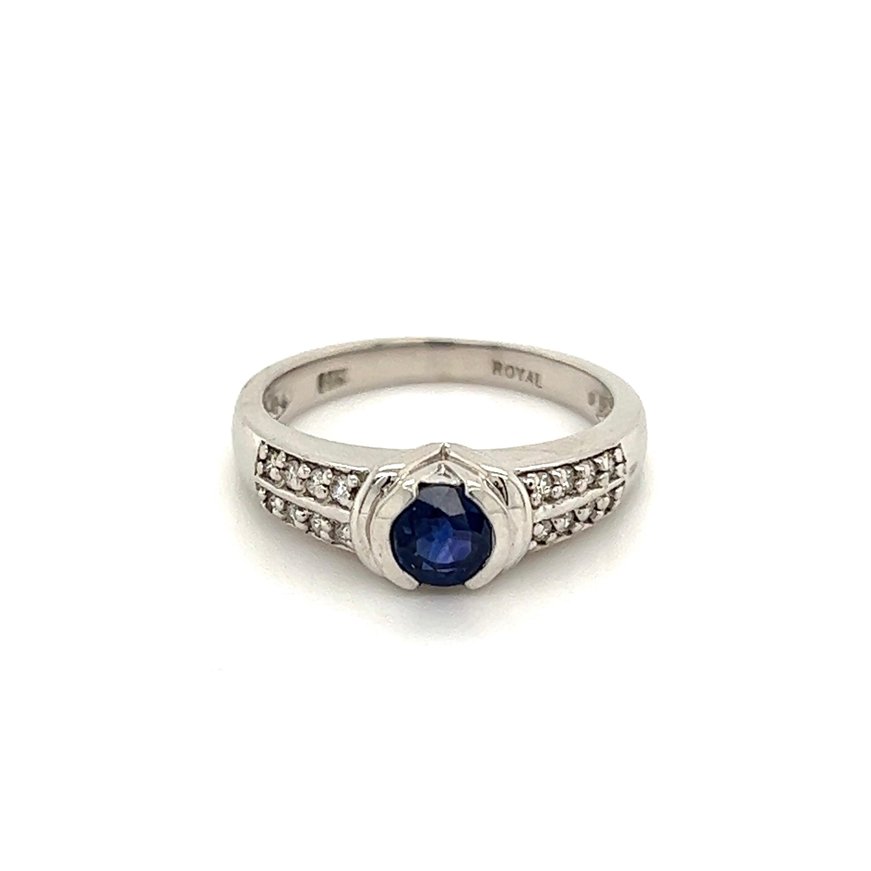 Sapphire and Diamond Art Deco Revival Gold Band Ring In Excellent Condition For Sale In Montreal, QC