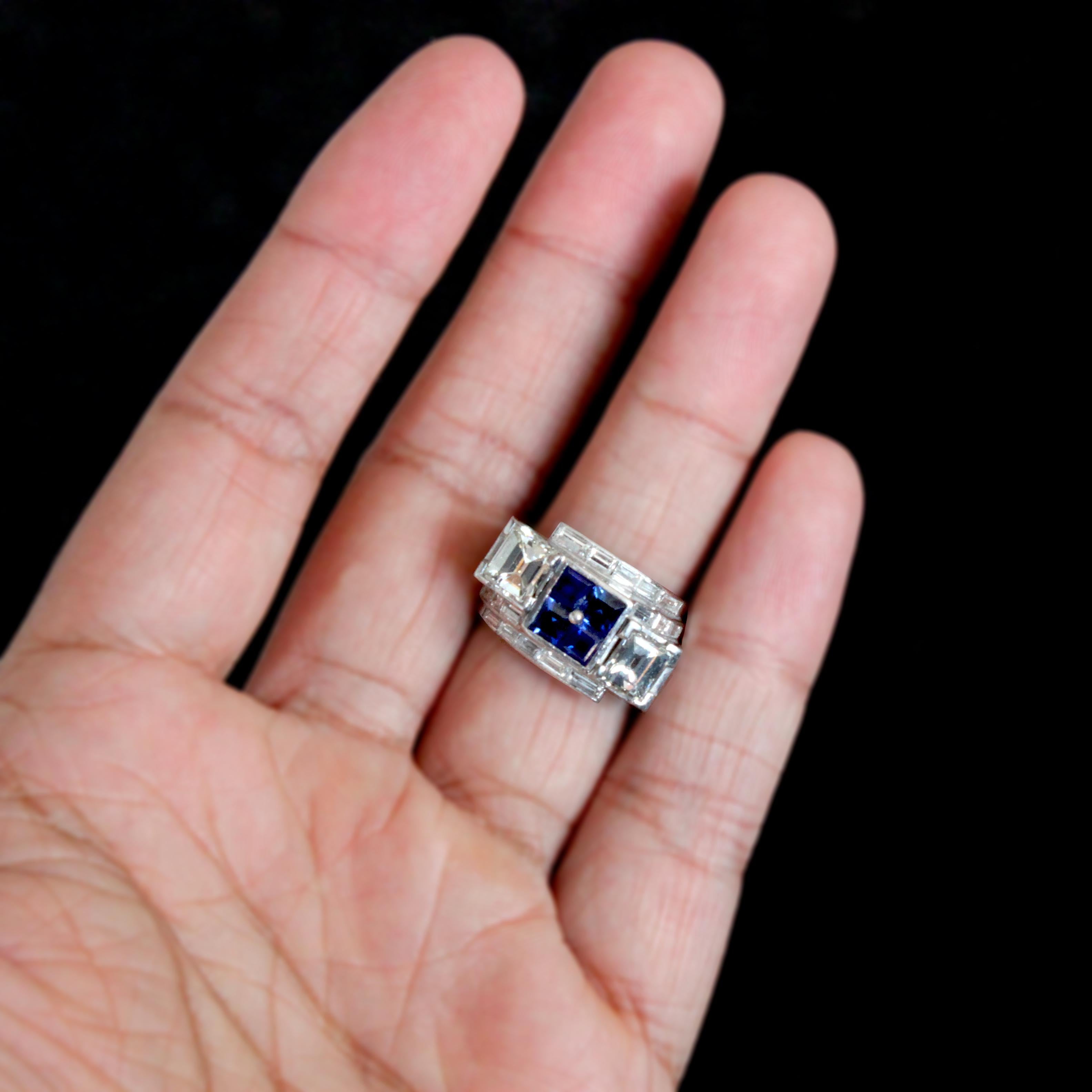 Sapphire and Diamond Art Deco Ring, circa 1930s For Sale 3