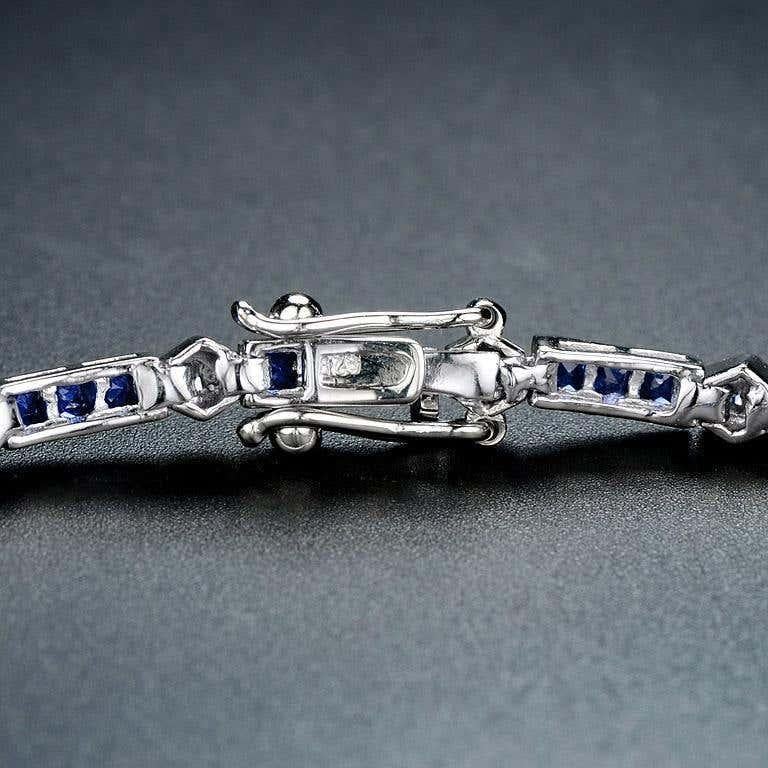 Donna Bracciale tennis in stile Art Déco con zaffiri e diamanti in oro bianco 18 carati in vendita