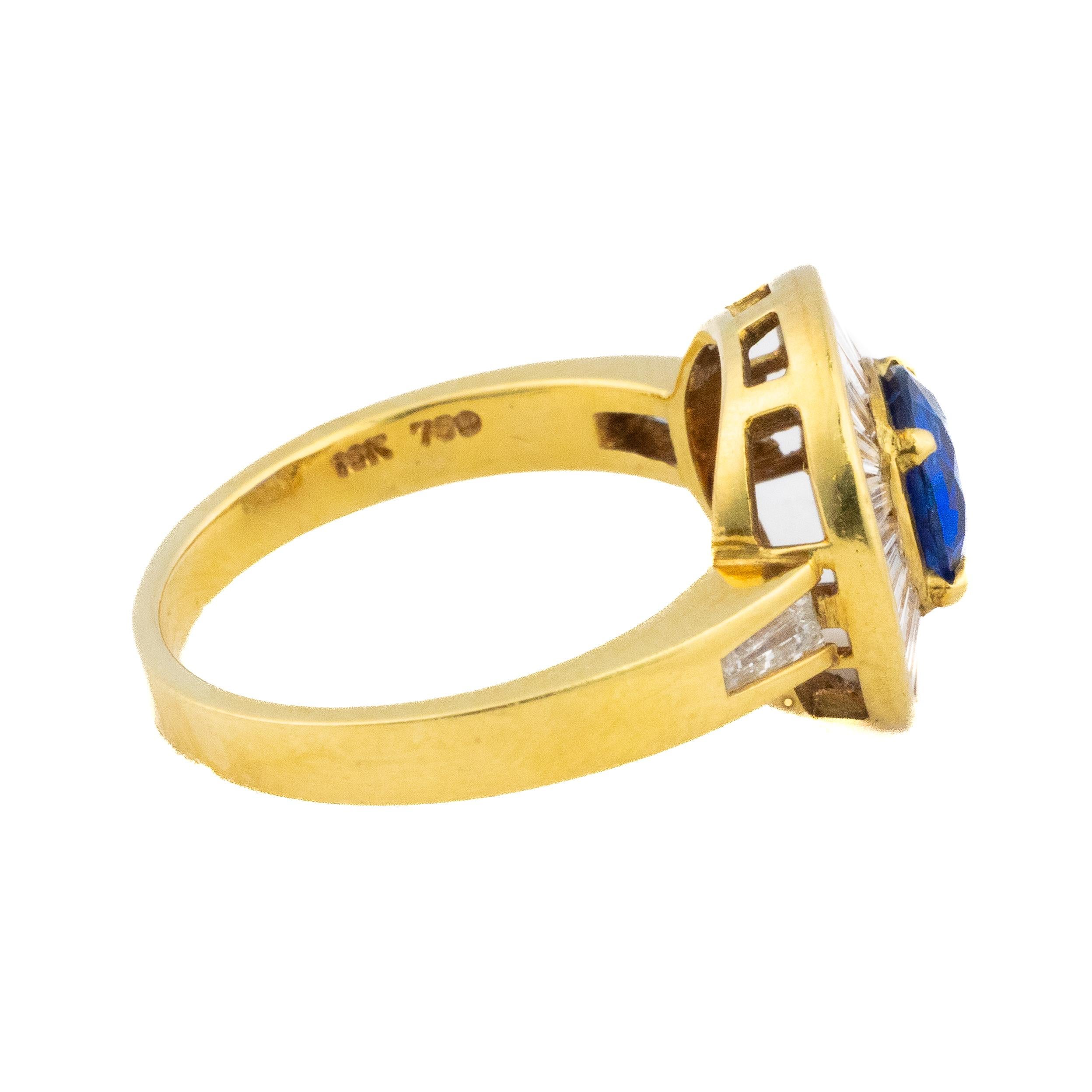 Bague halo saphir et diamant baguette

Description :
Bague en or jaune 18 carats présentant un saphir éclatant pesant environ 1,00 carat, encadré par un halo radieux de 22 diamants taille baguette d'un poids total d'environ 1,30 carat. Les diamants