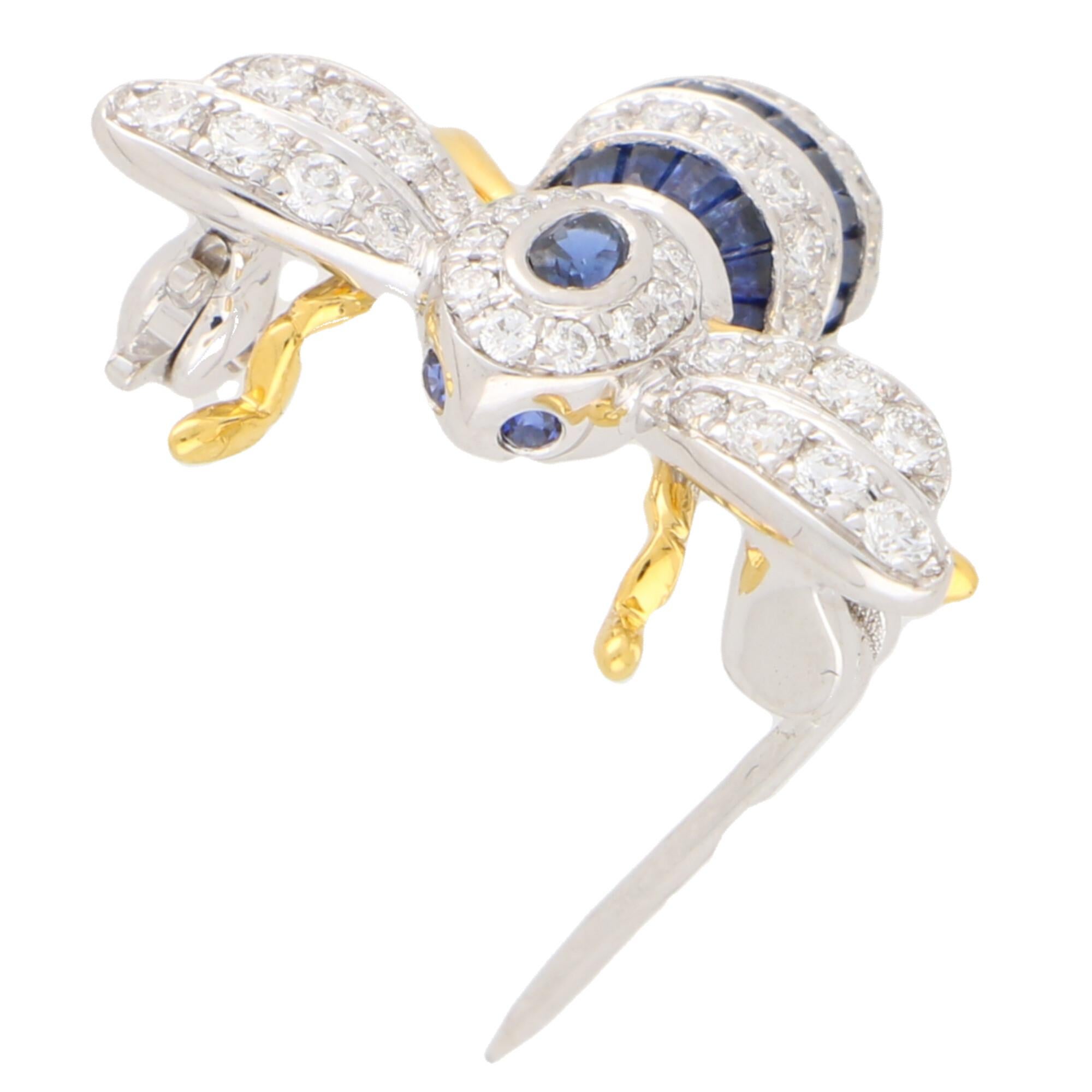 Sapphire and Diamond Bee Brooch Set in 18 Karat Yellow and White Gold In Good Condition For Sale In London, GB