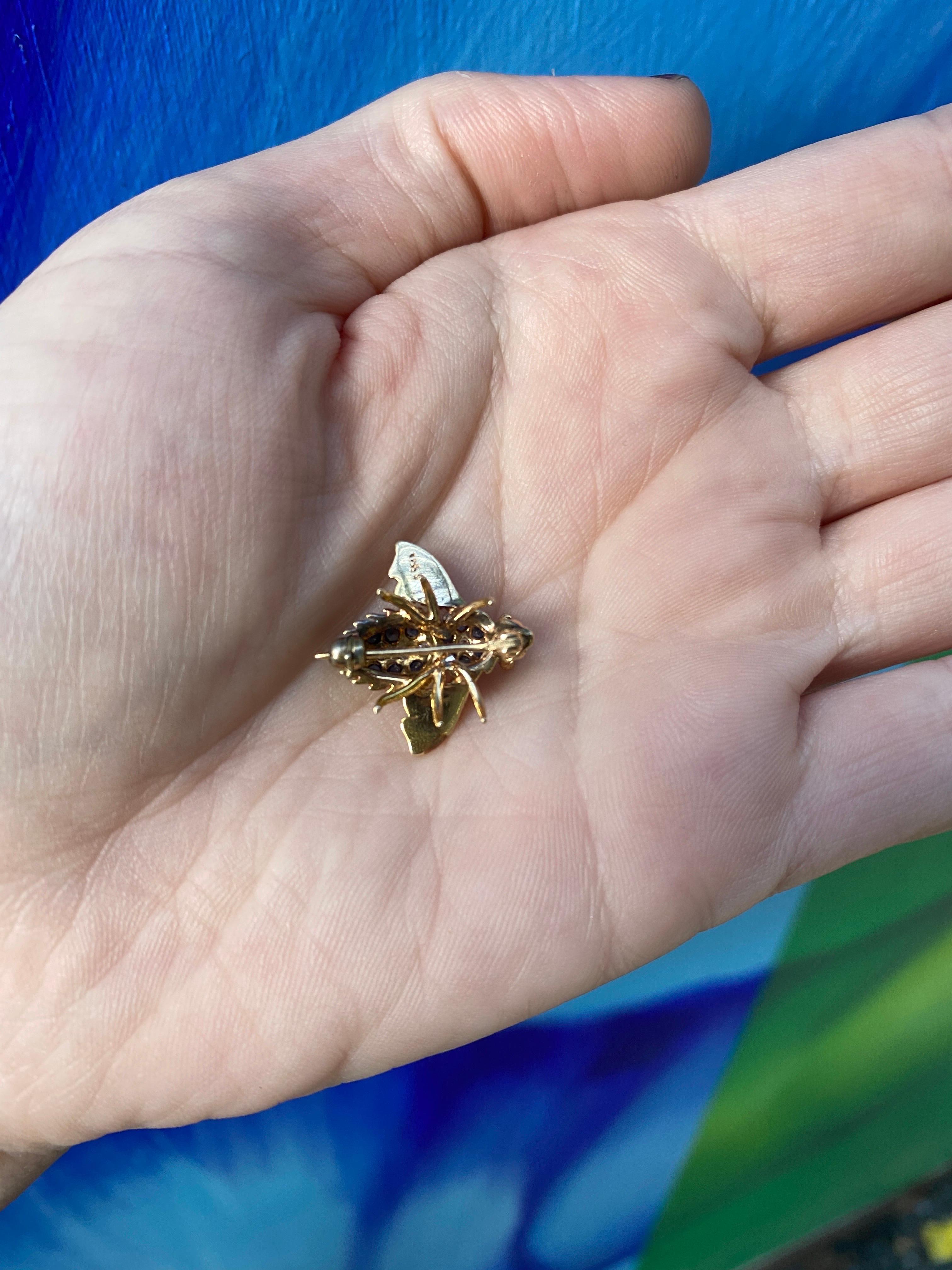 Sapphire and Diamond Bee Pin Brooch In Excellent Condition In Houston, TX