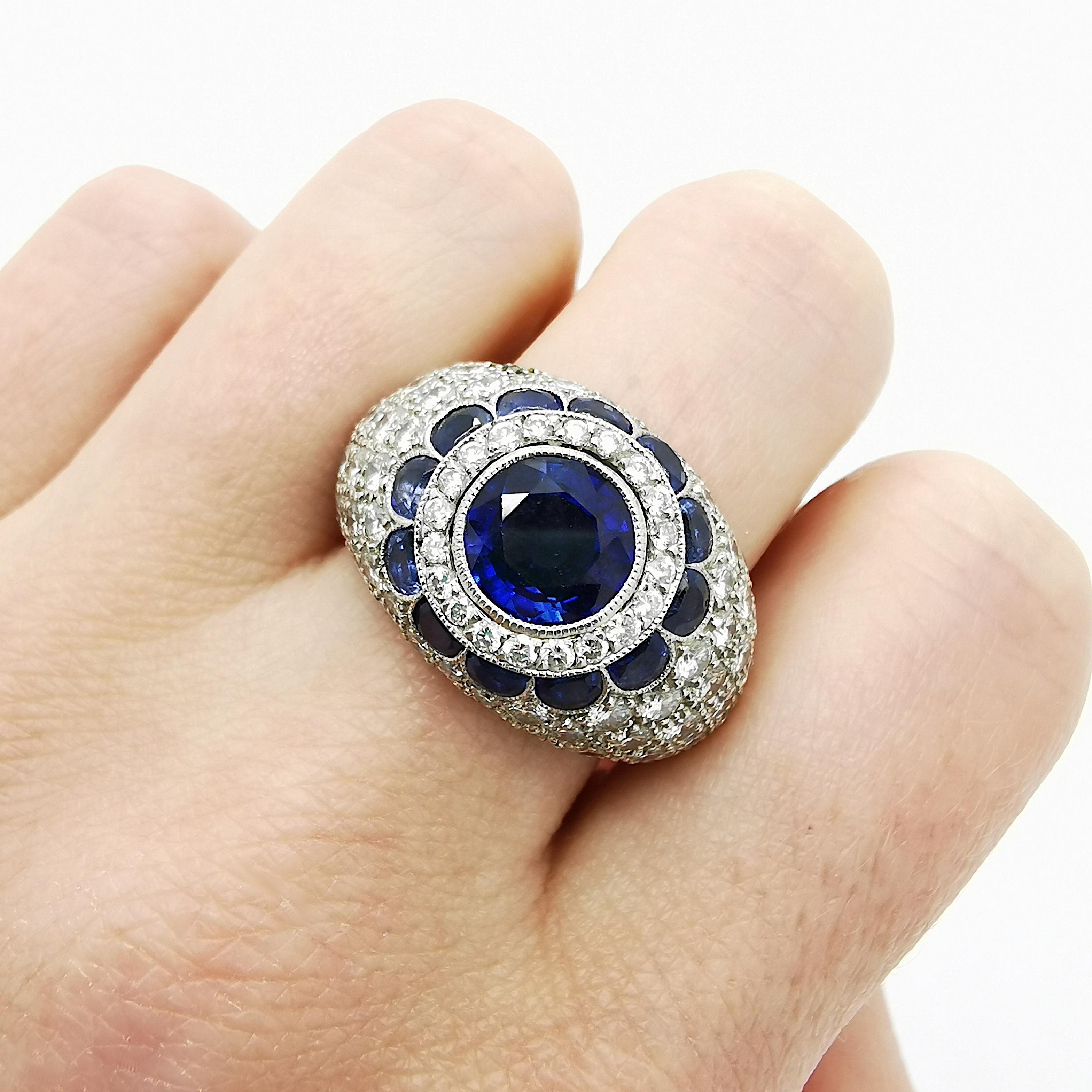 Round Cut Sapphire And Diamond Bombé Cluster Ring For Sale