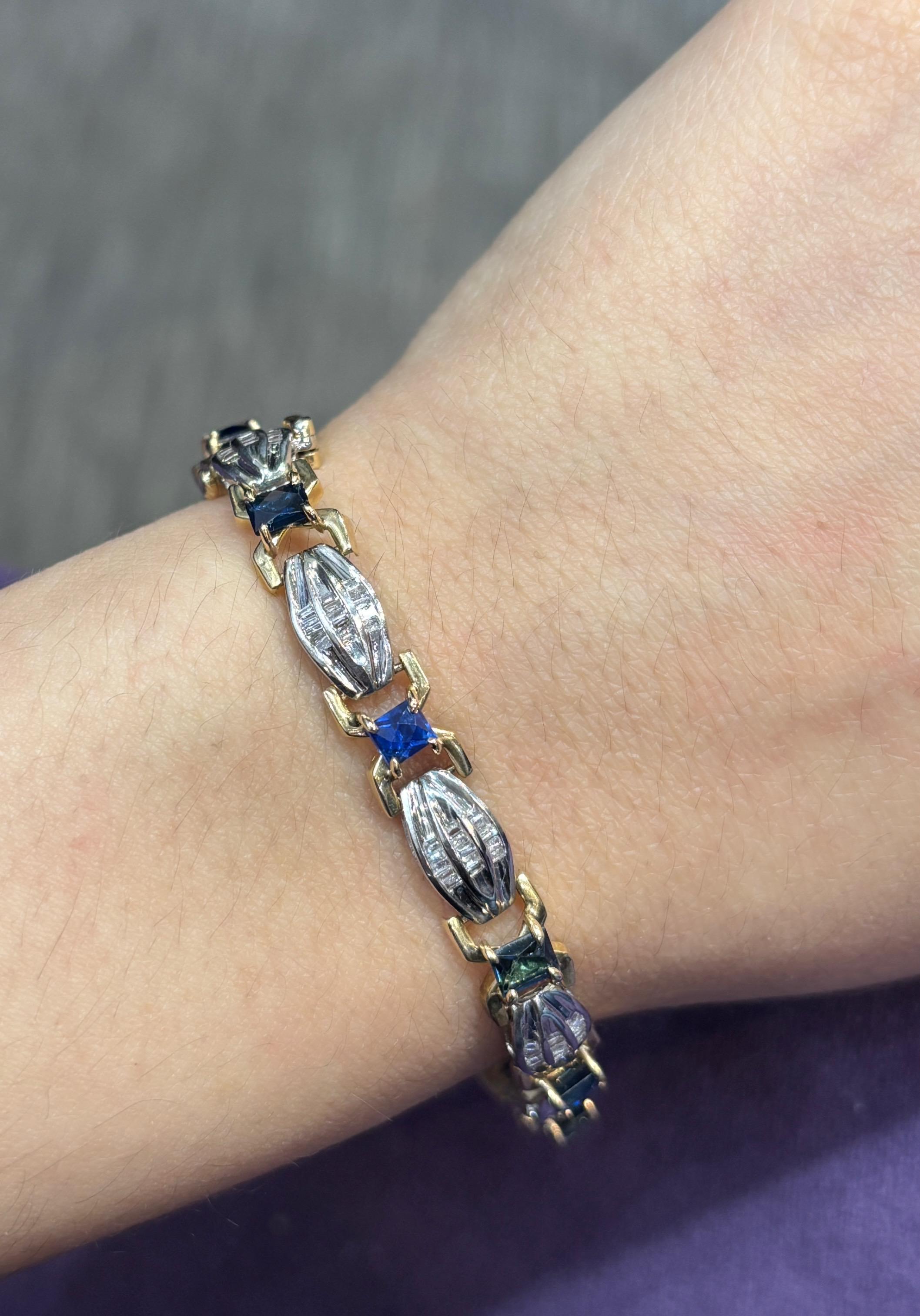Pulsera de zafiro y diamantes

Pulsera de oro blanco y amarillo engastada con 10 zafiros talla francesa, acentuados con diamantes.

Peso aproximado del diamante: 1 quilate
Peso aproximado del zafiro: 4,20 quilates
Longitud aproximada: 7,25 pulgadas