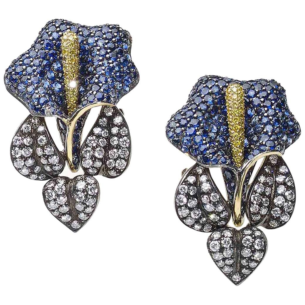 Boucles d'oreilles Calla Lily en saphir et diamant en vente