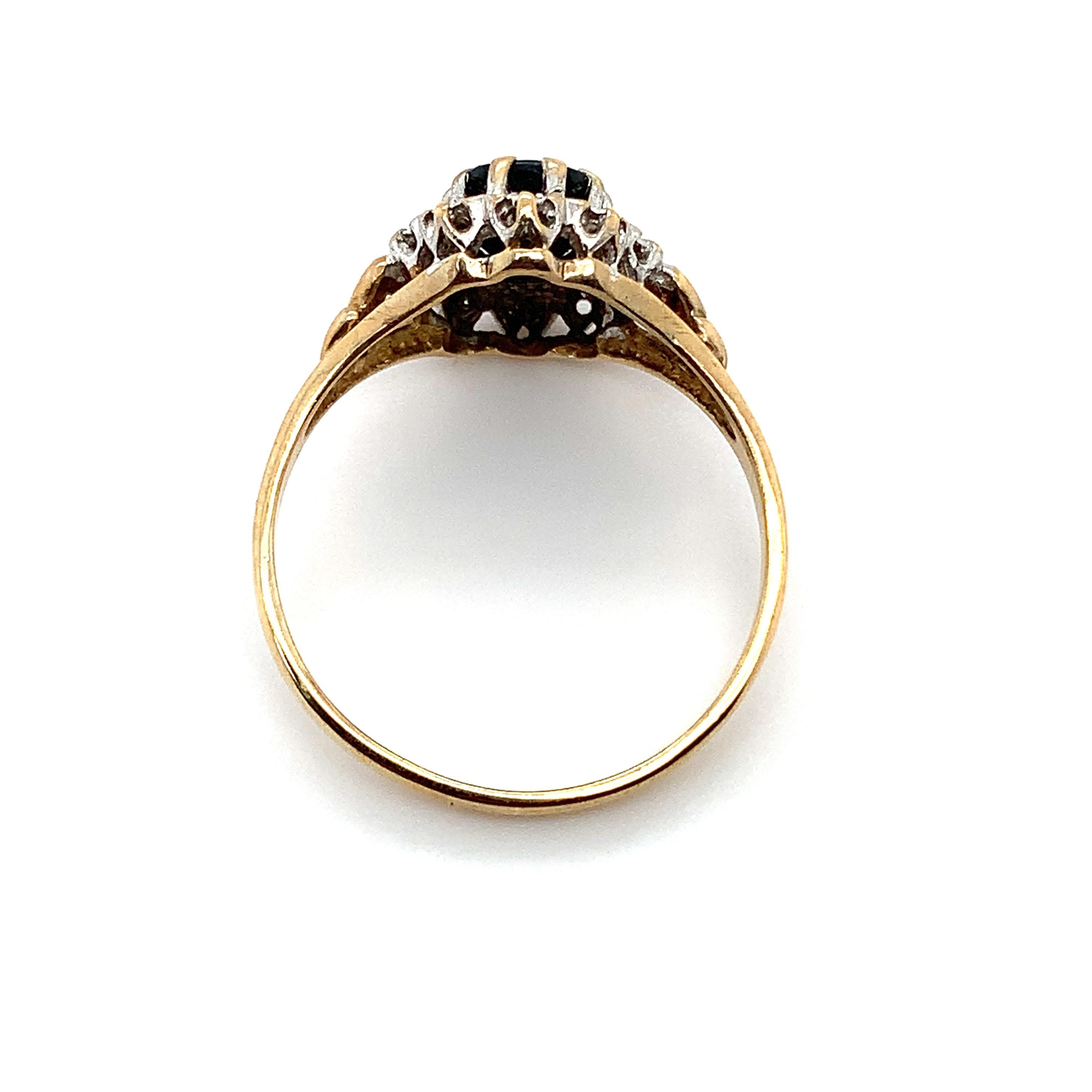 Oval Cut Sapphire and diamond chunky antique engagement ring yellow gold For Sale