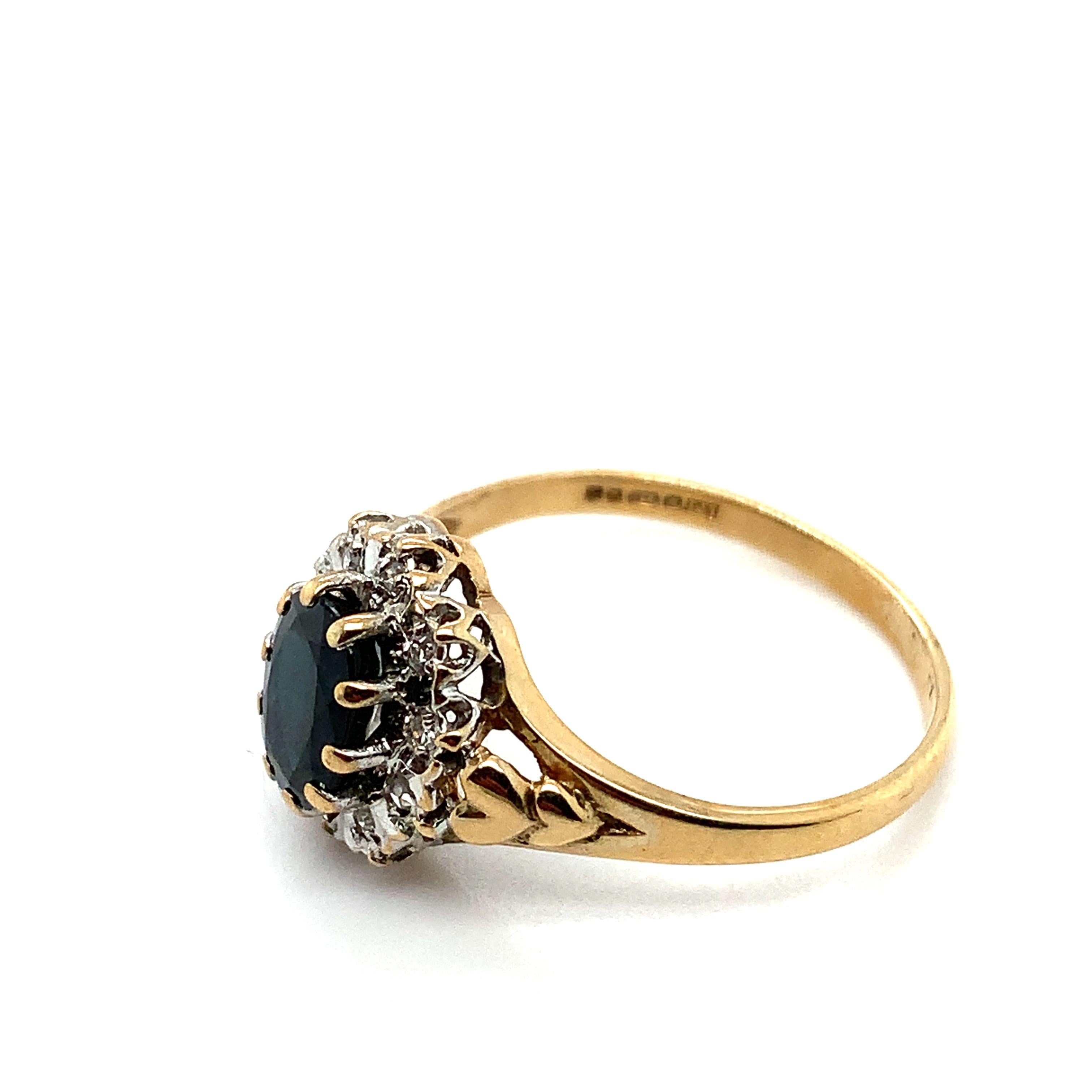 Sapphire and diamond chunky antique engagement ring yellow gold In New Condition For Sale In London, GB