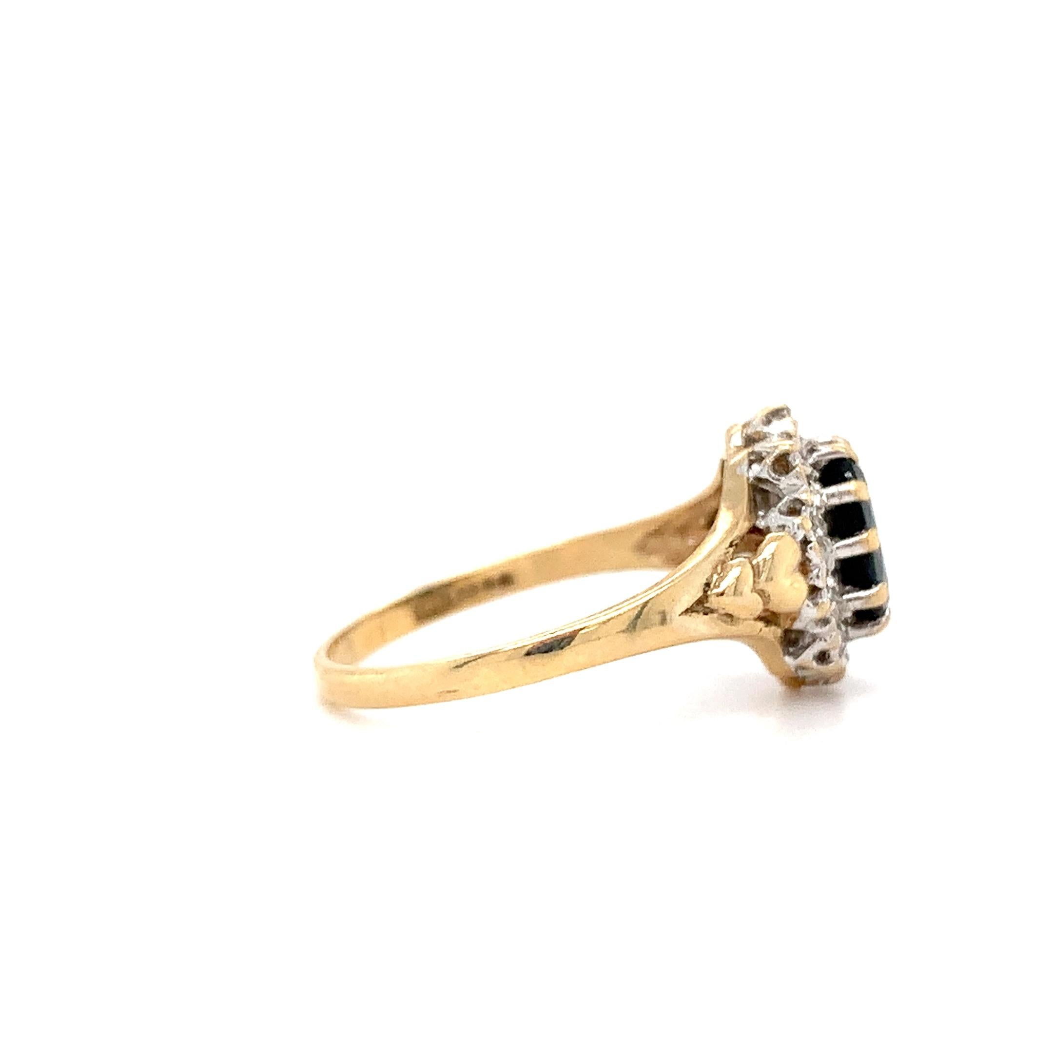 Women's Sapphire and diamond chunky antique engagement ring yellow gold For Sale