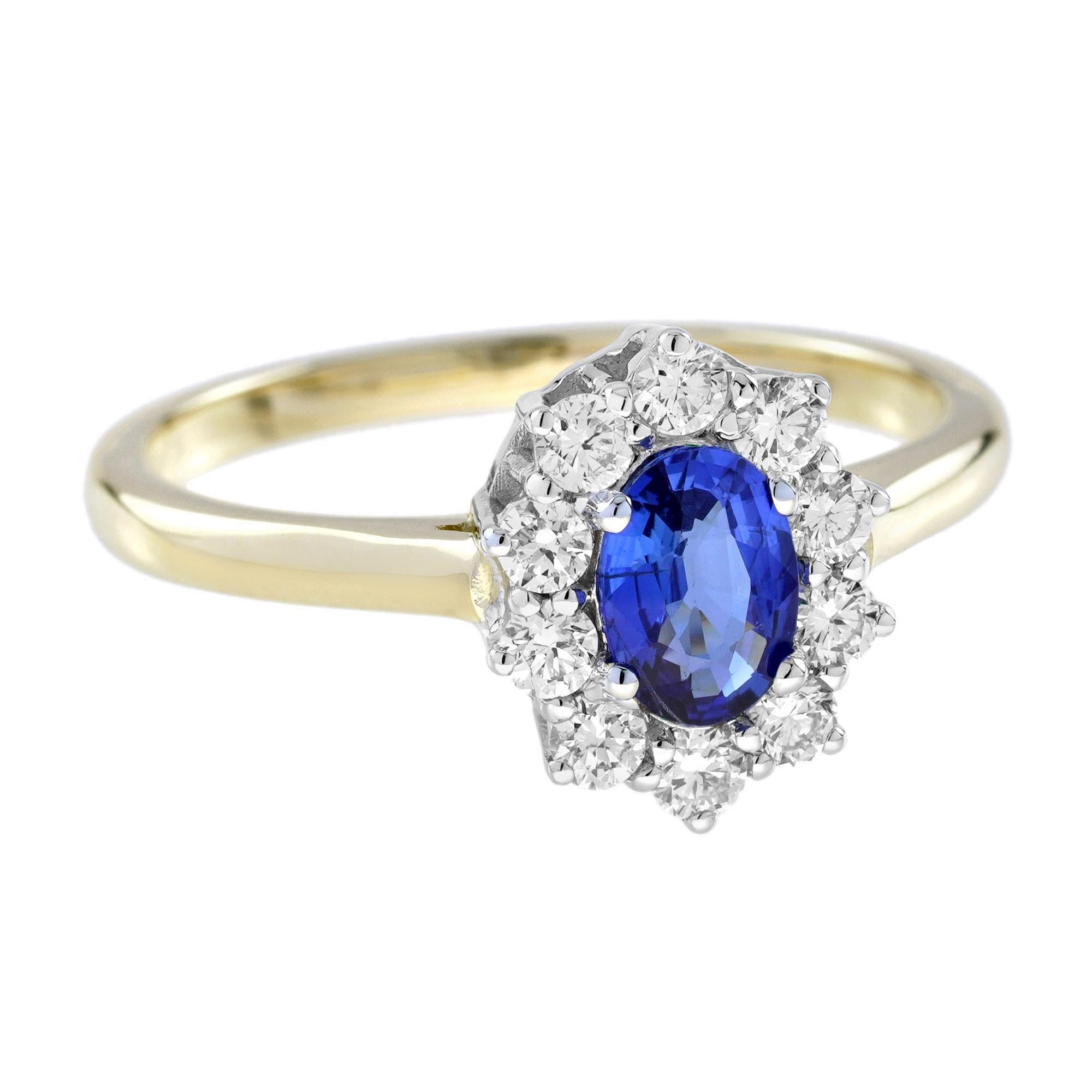 Une vive  Saphir au centre, serti dans une lunette classique. Entouré d'un étonnant halo de diamants étincelants en forme de cible, le design allie une géométrie audacieuse à une élégance raffinée. La riche teinte bleue du saphir contraste