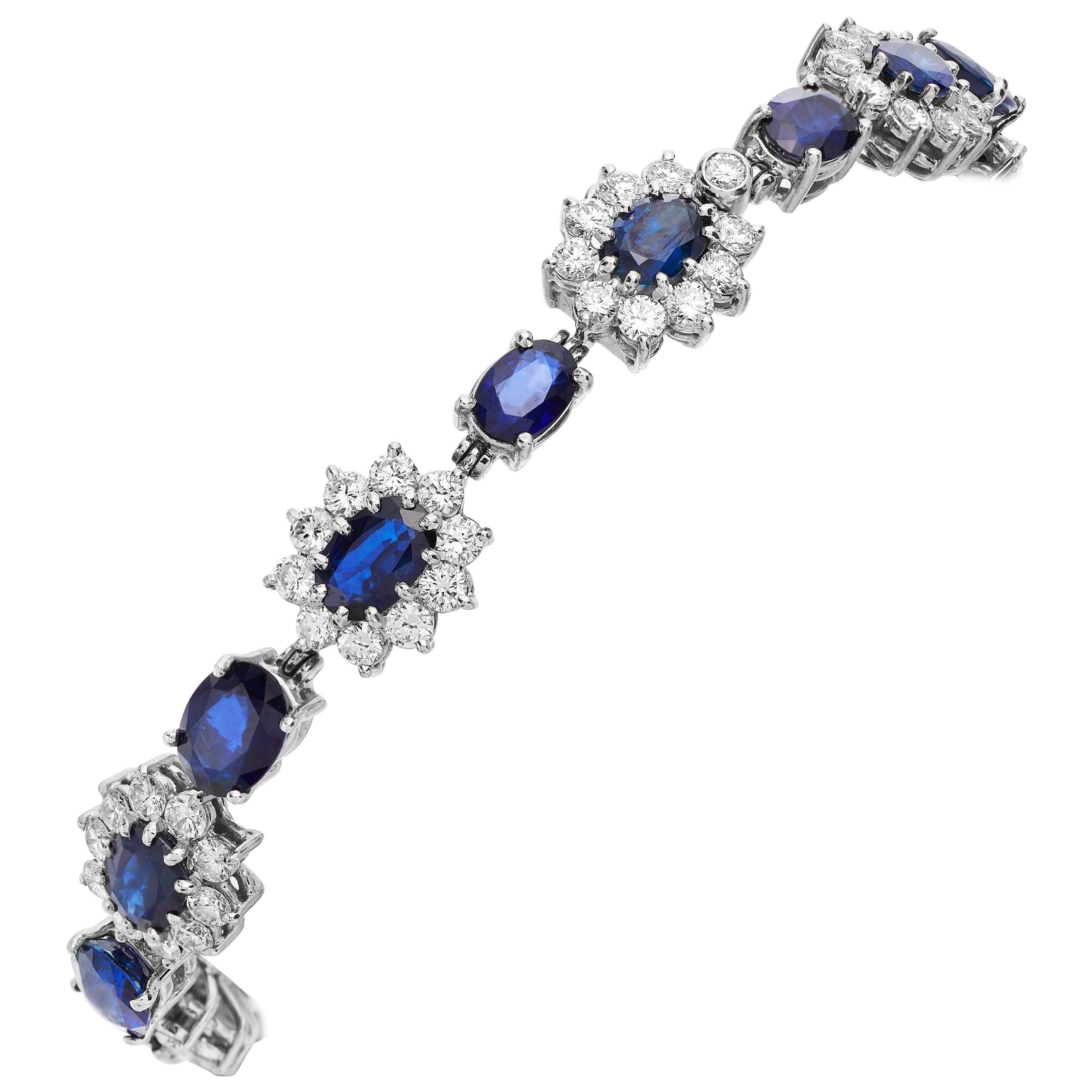 Bracciale con zaffiri e diamanti a grappolo in oro bianco 18 carati