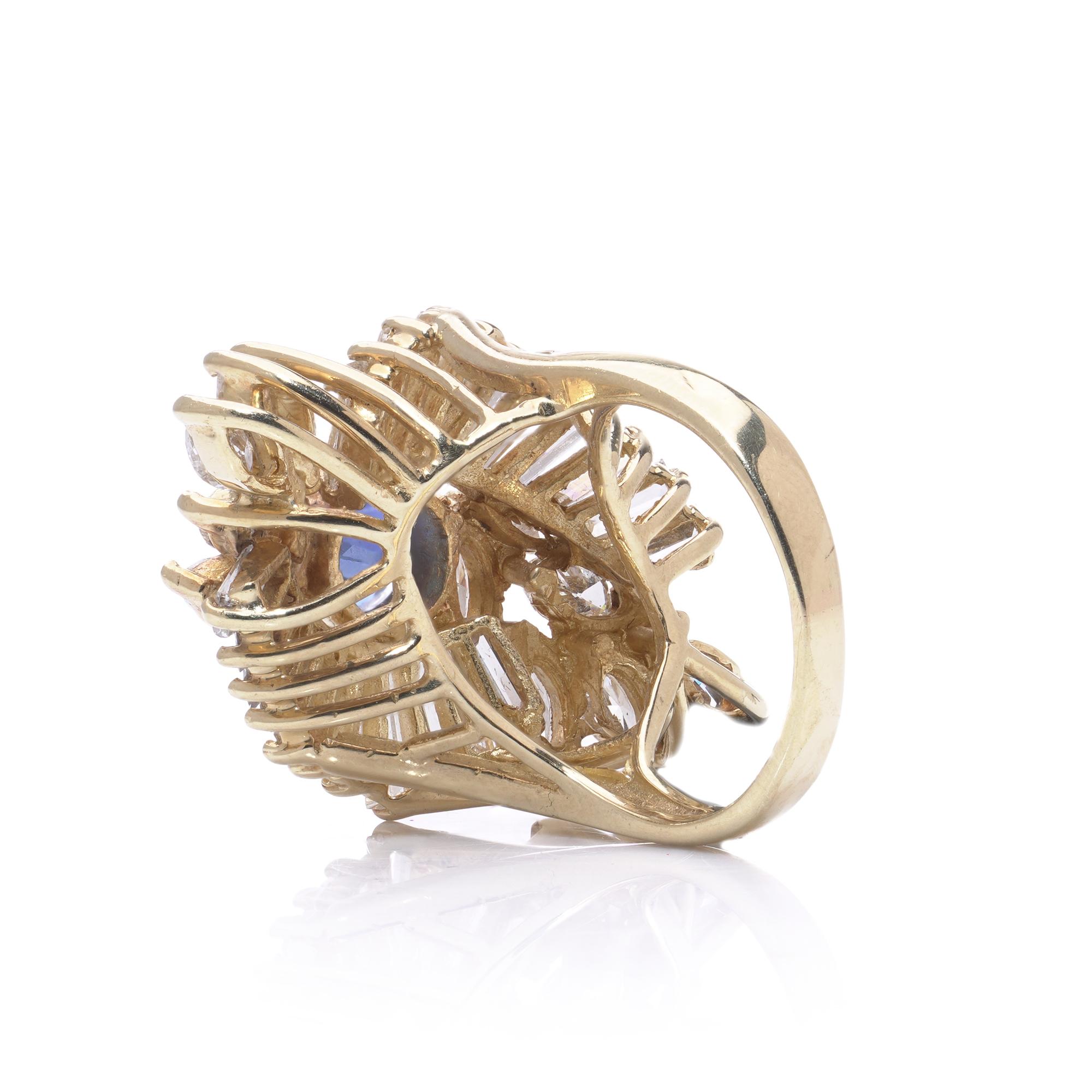 Bague cocktail saphir et diamant en or jaune 18 carats en vente 4
