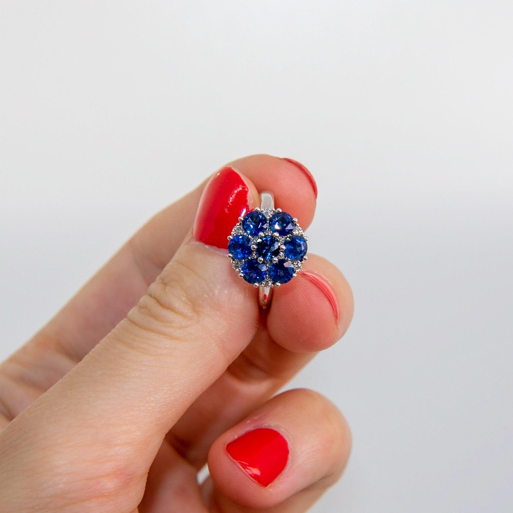 Sapphire and Diamond Cluster Ornate Ring In New Condition For Sale In Sai Kung District, HK