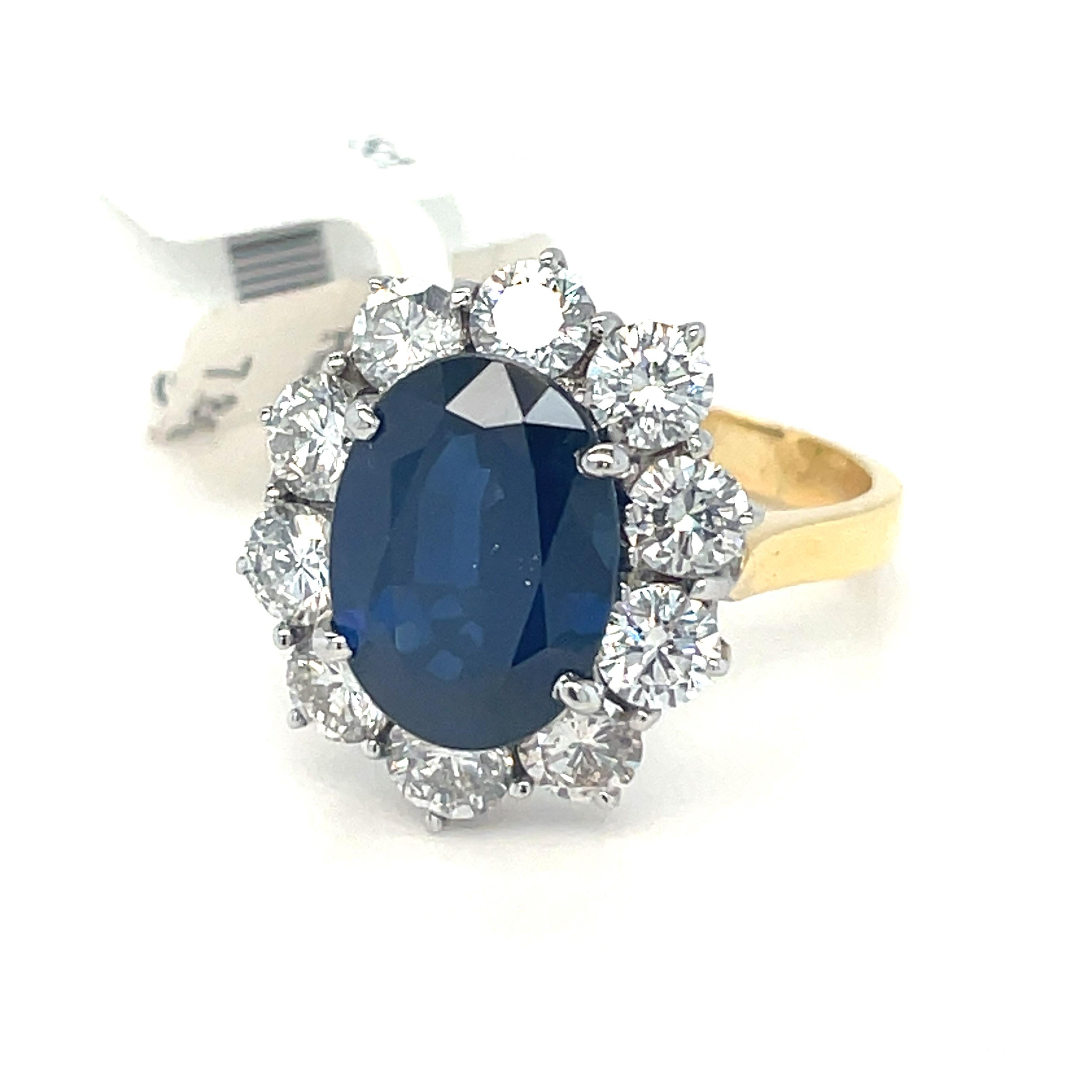 Sapphire And Diamond Cluster Ring 5 carat Sapphire & 2.35 Carat Diamonds For Sale 7