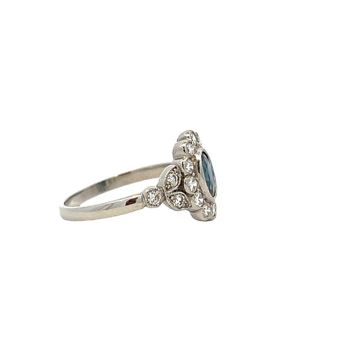 Edoardiano Anello con zaffiro e diamante a grappolo in vendita
