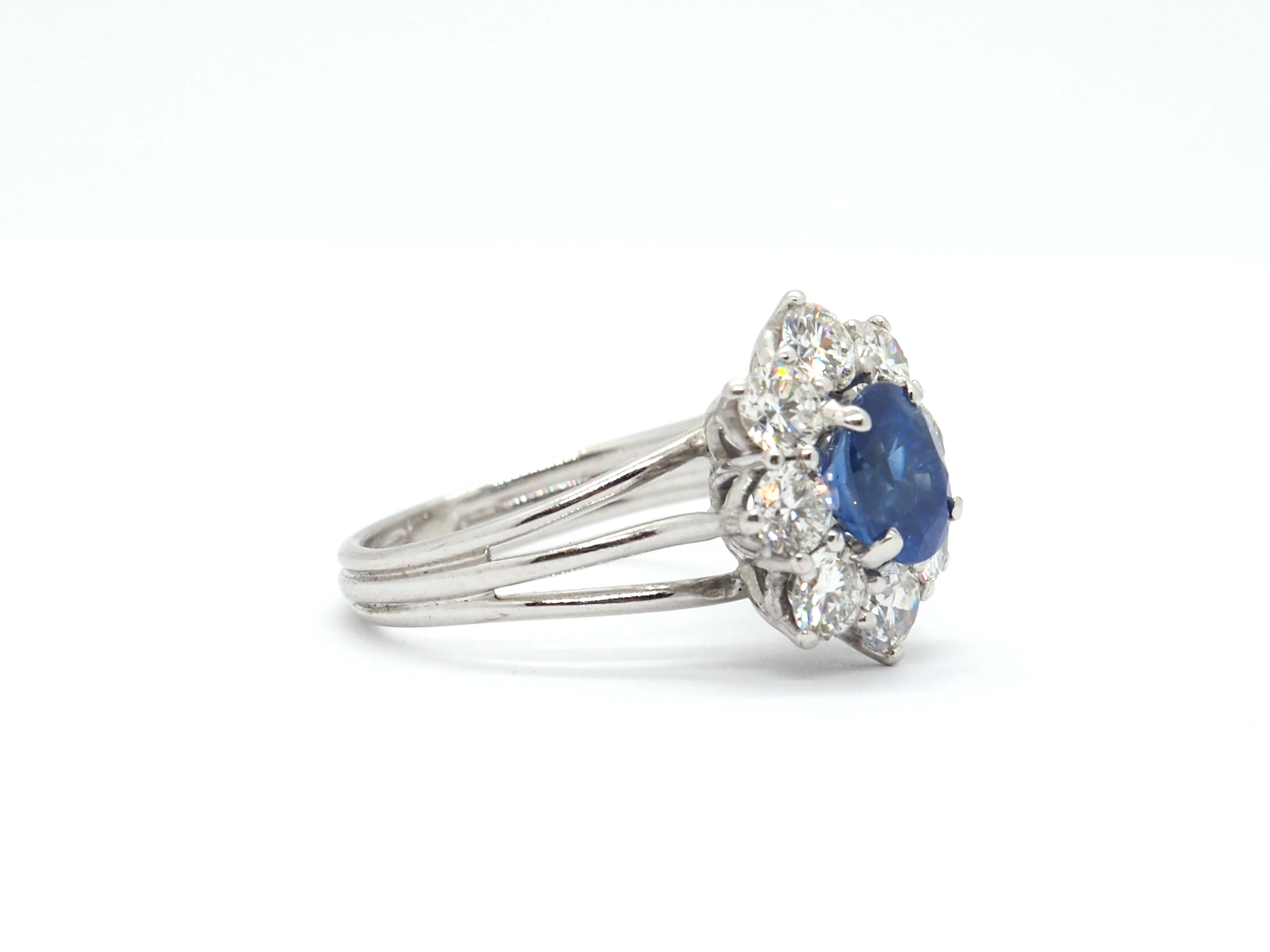 Art Deco Sapphire And Diamond Cluster Ring White Gold 18 Karat  For Sale