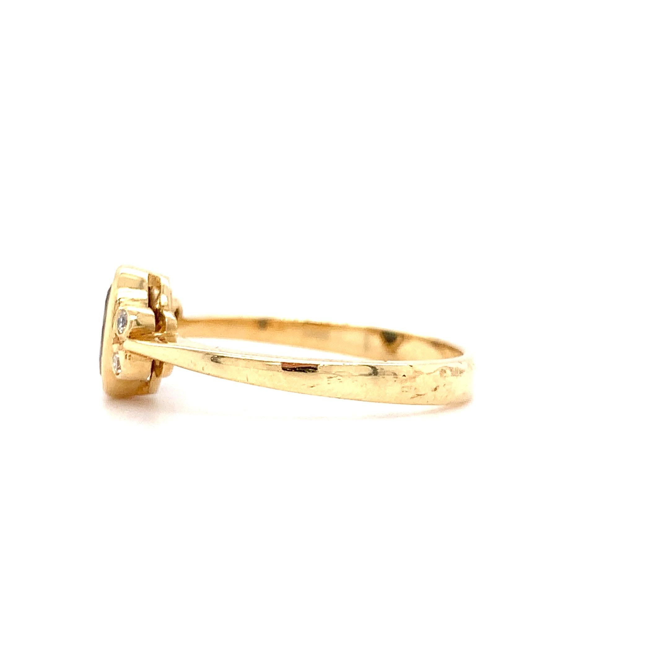 Women's Sapphire and diamond cocktail fashion antique ring yellow gold For Sale