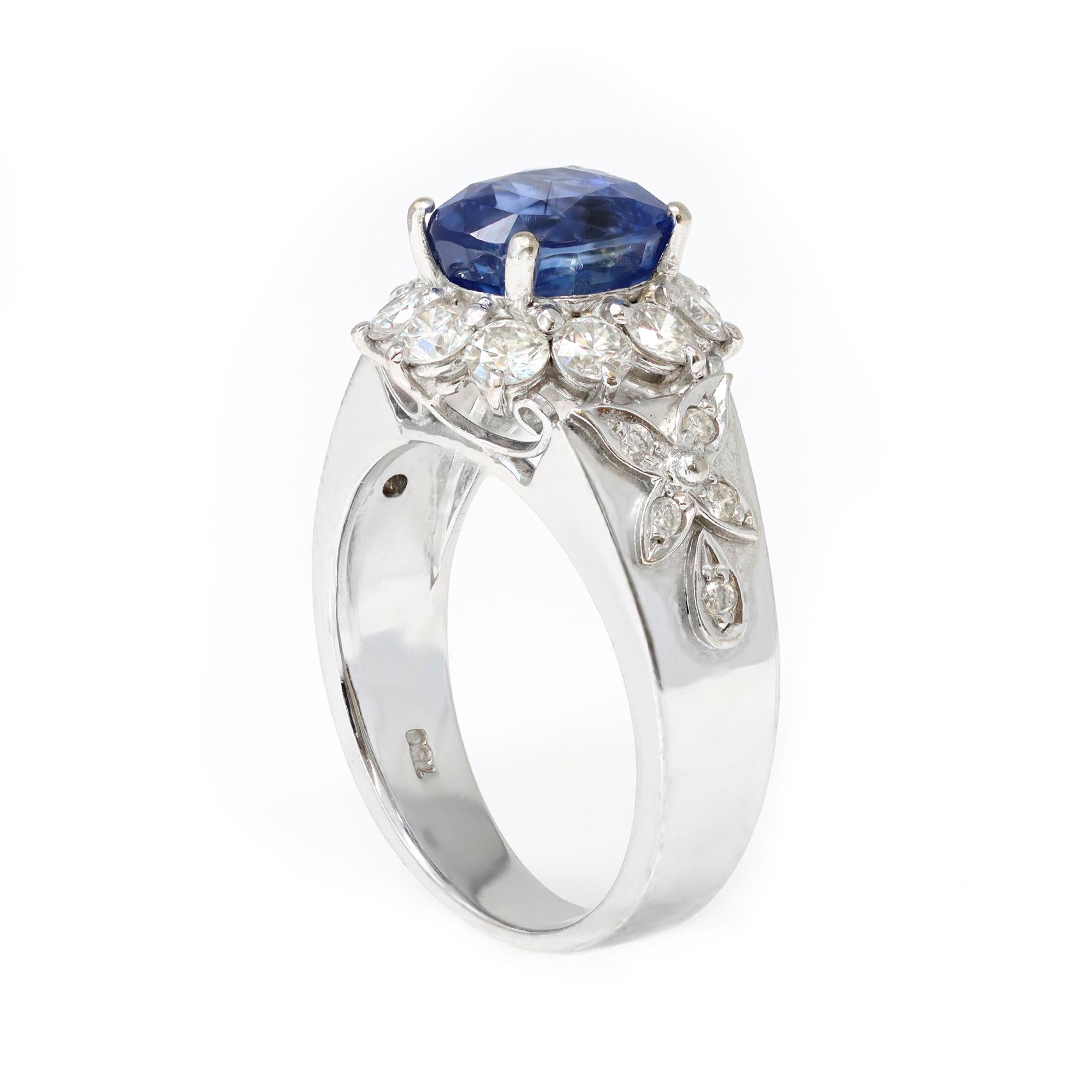 Modern Sapphire and Diamond Cocktail Ring CA 1980 in 18K For Sale