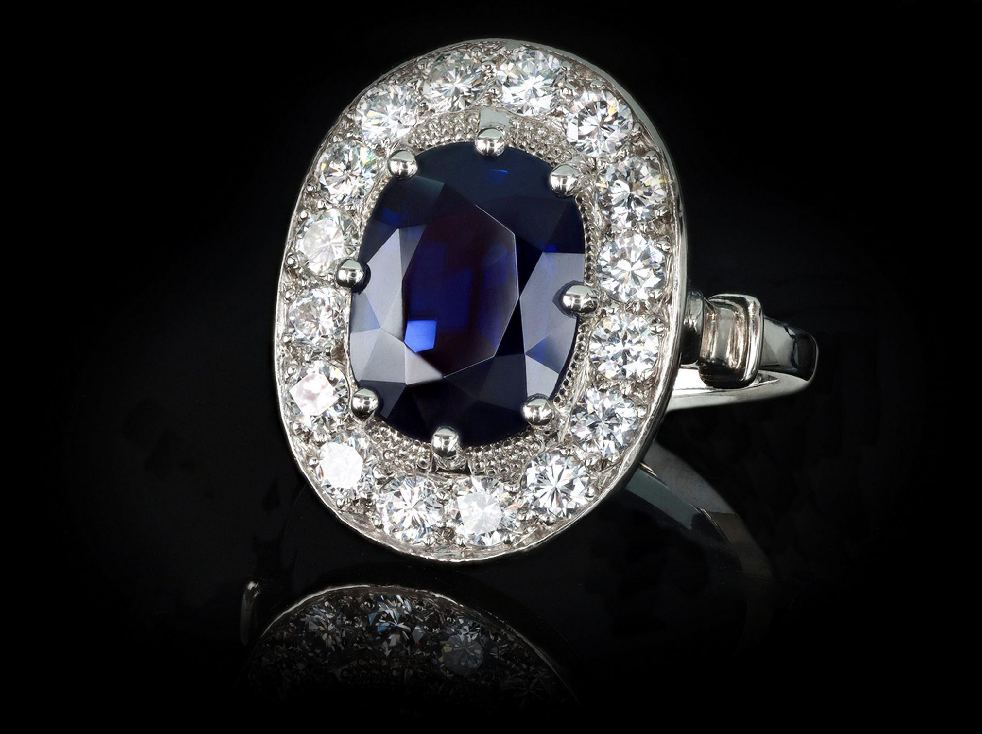 Taille vieille Europe Bague à couronne de saphirs et de diamants, française, vers 1950. en vente