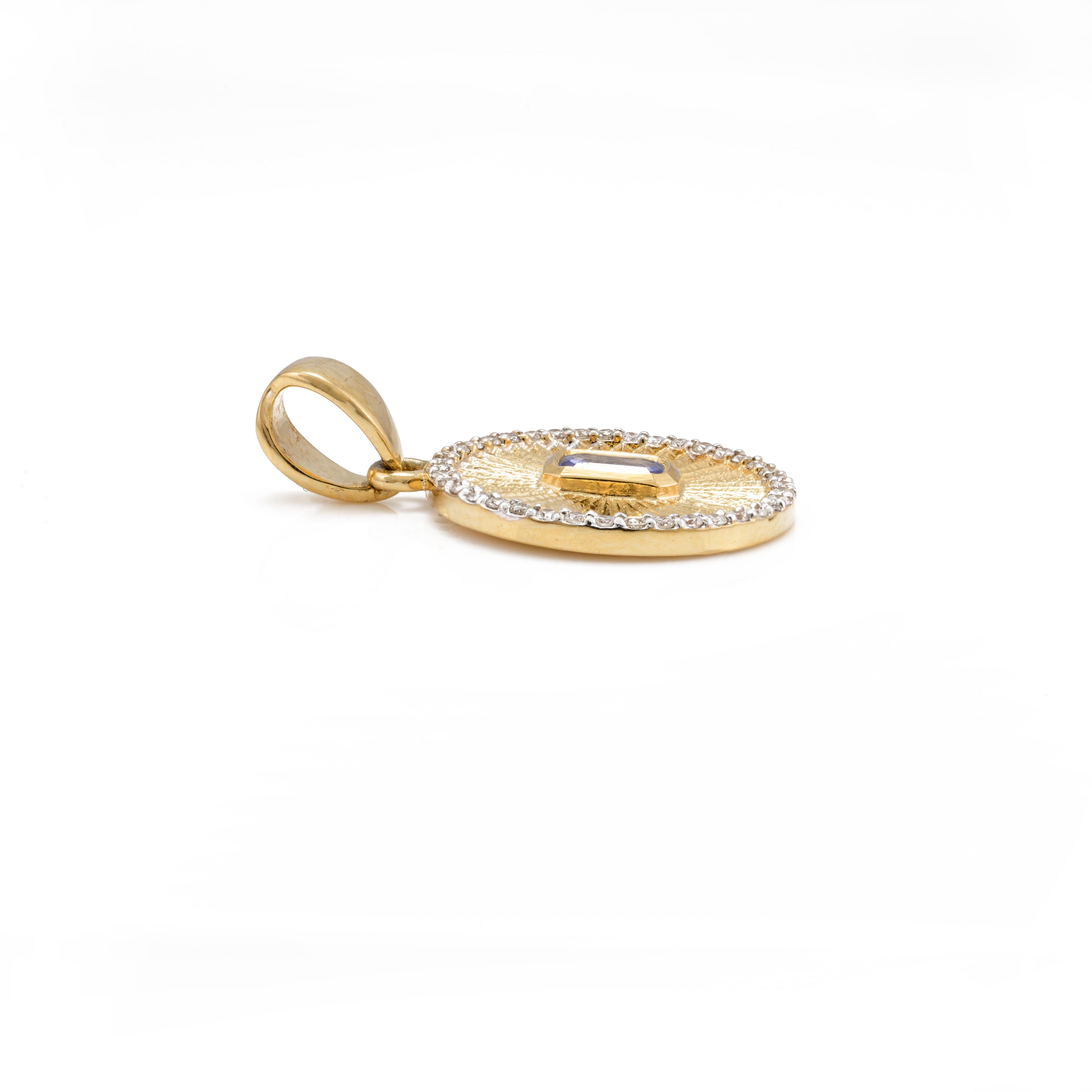 Moderne Pendentif breloque disque en or jaune massif 18 carats, saphir et diamant, cadeau de Noël en vente