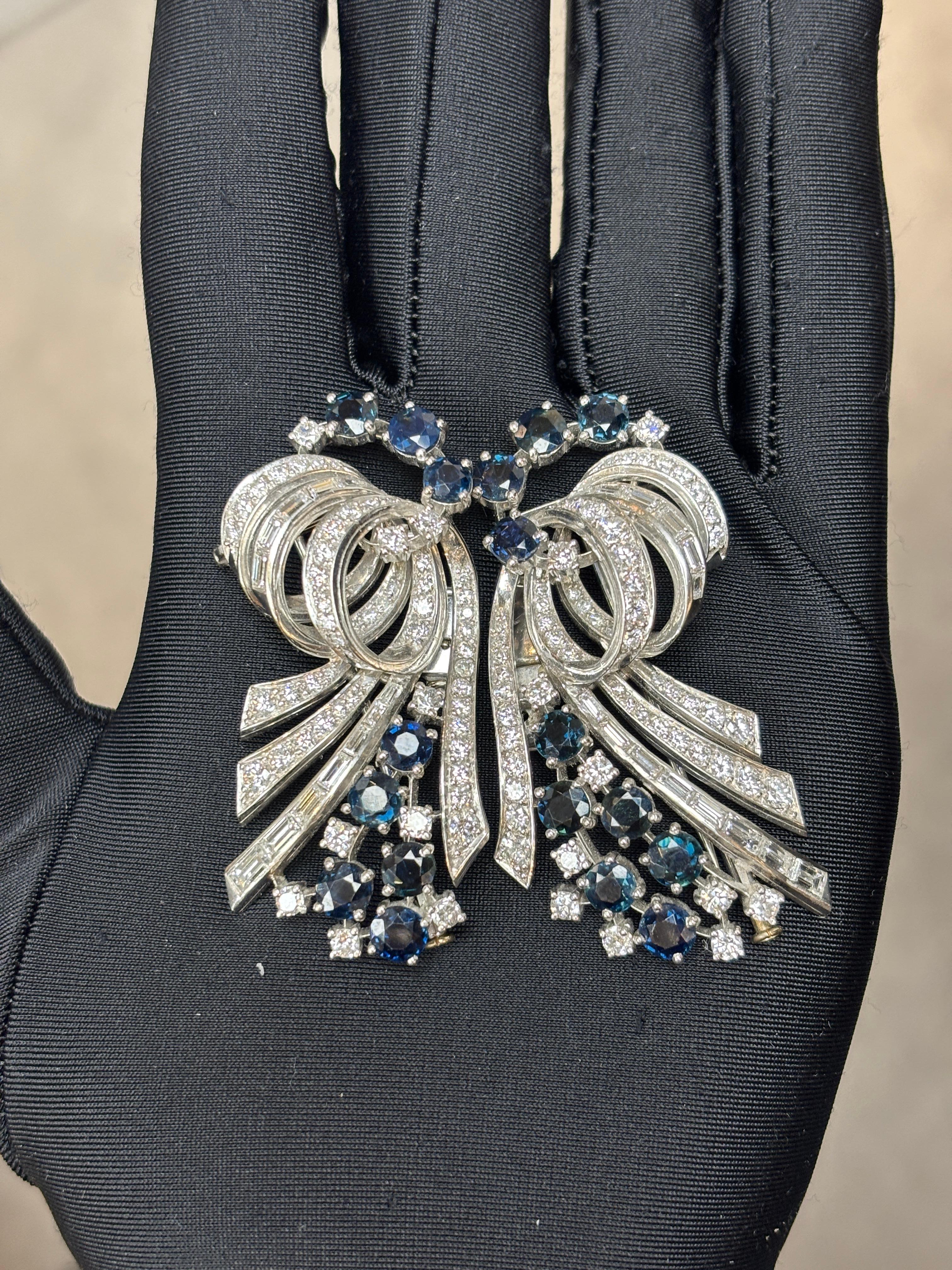 Broche à double clip en saphir et diamant en vente 1