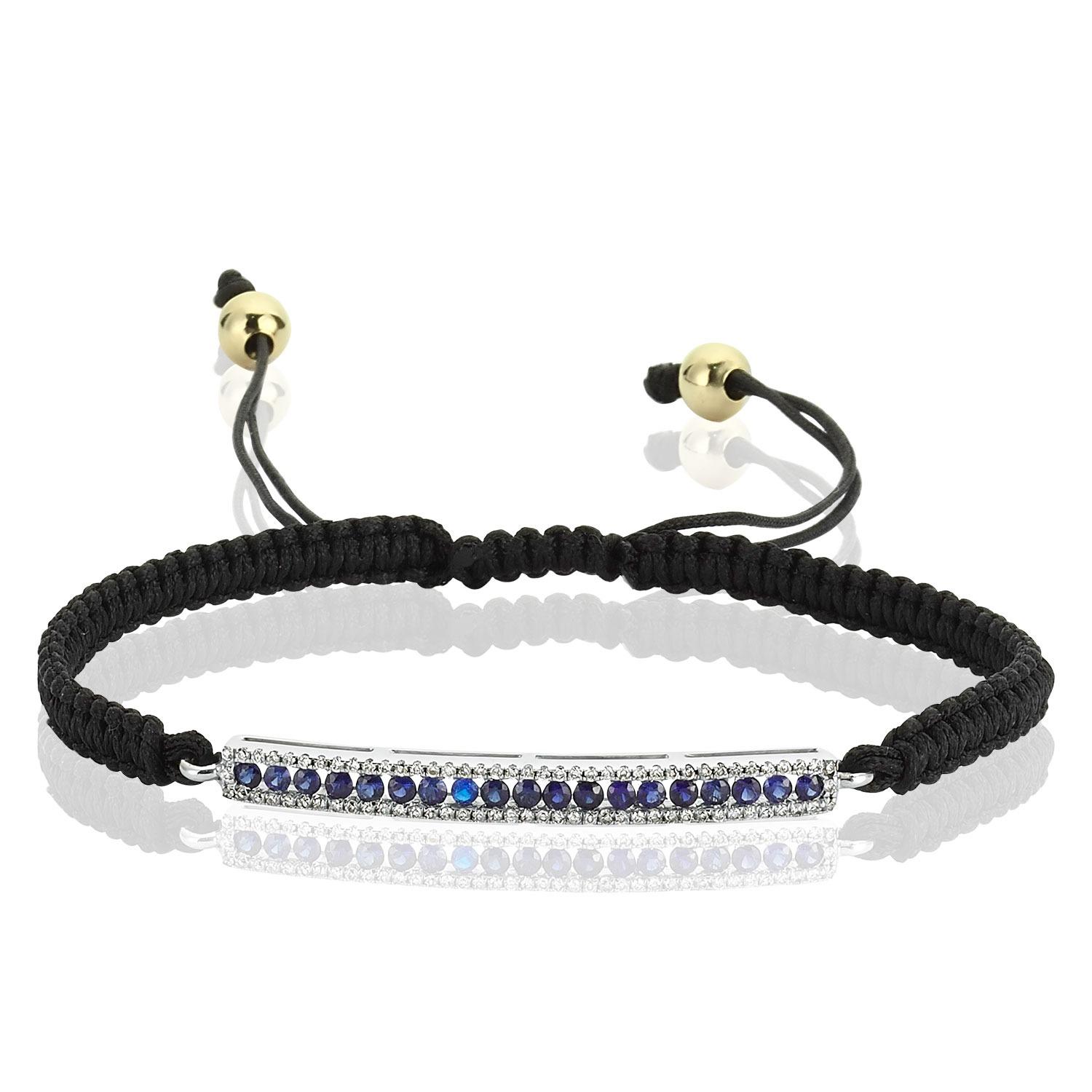 3,20 g Oro 14k
0,27 ct Diamante
0,5 ct Zafiro

Diámetro mínimo: 6 CM
Diámetro máximo: 11 cm