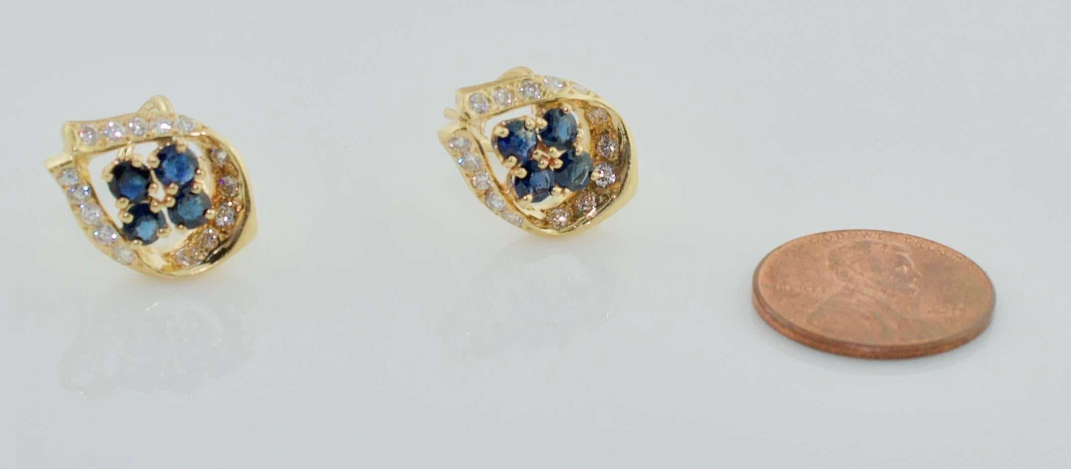 Sapphire and Diamond Earrings in Yellow Gold In Excellent Condition For Sale In Wailea, HI