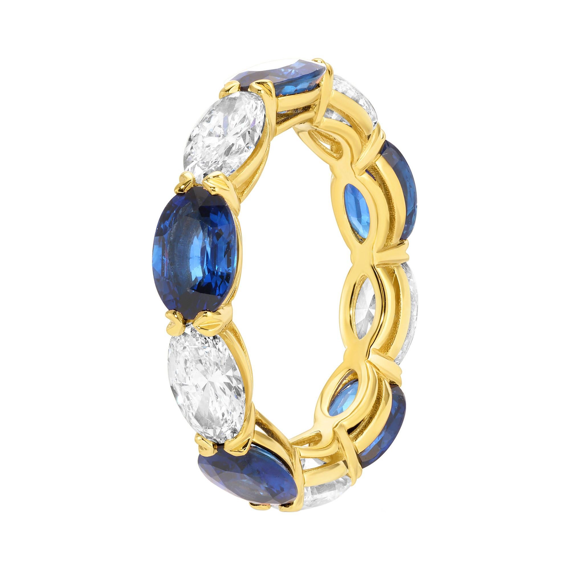 Women's or Men's Sapphire and Diamond Eternity Band Ring Oval Cut 6.74 Carats 18K Yellow Gold For Sale