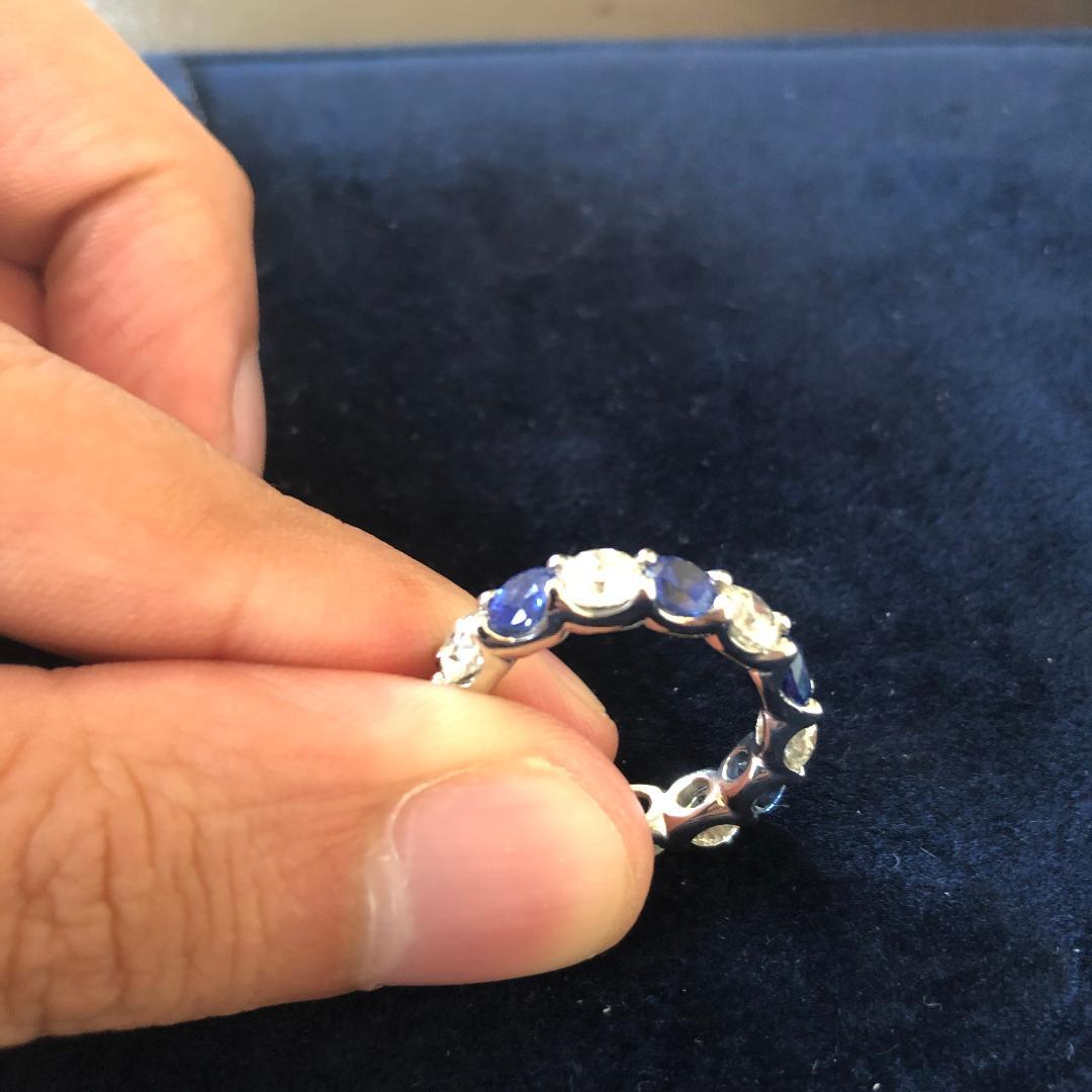 Eternity Platinring mit Saphir und Diamant im Zustand „Neu“ im Angebot in Great Neck, NY