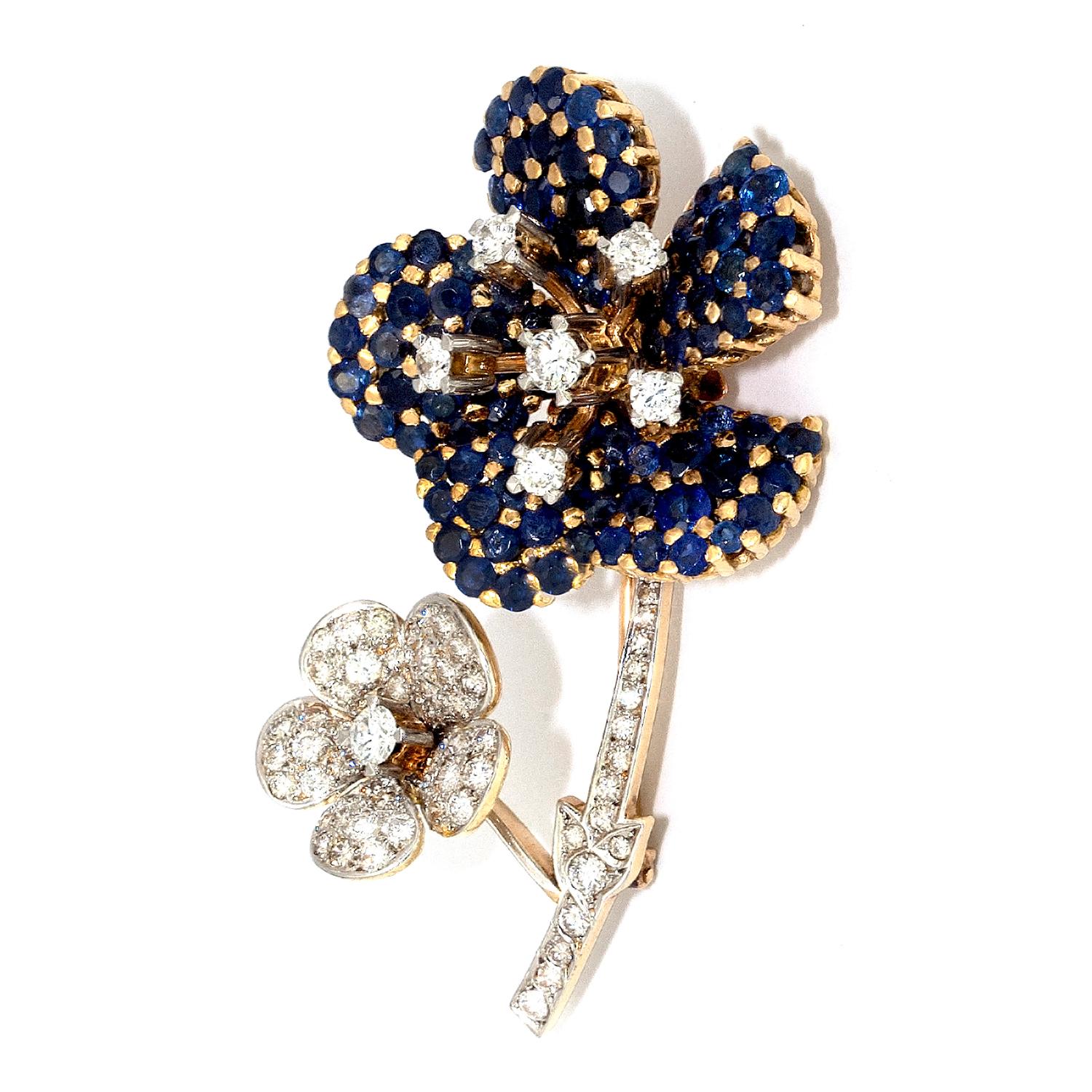 Sapphire and Diamond Floral 18 Karat  Gold Brooch (Art nouveau) im Angebot