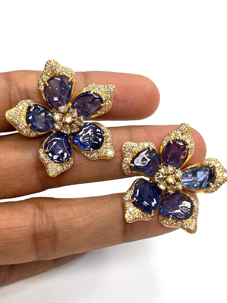 Women's Goshwara Sapphire and Diamond Flower Earrings For Sale
