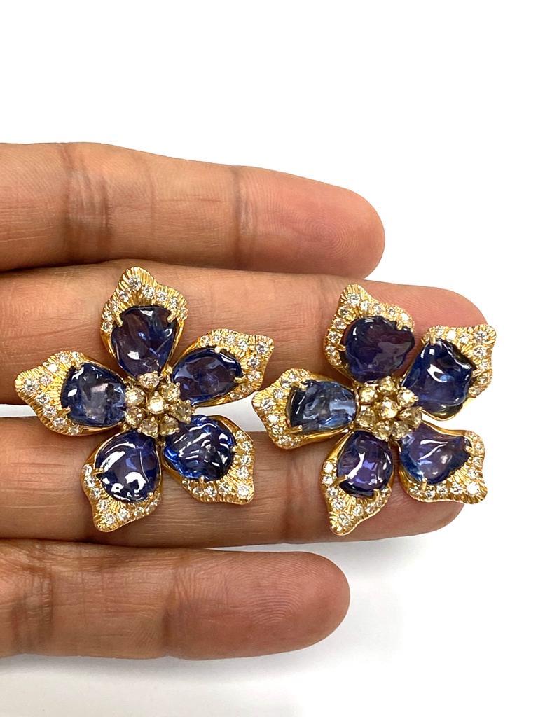 Goshwara Sapphire and Diamond Flower Earrings For Sale 2