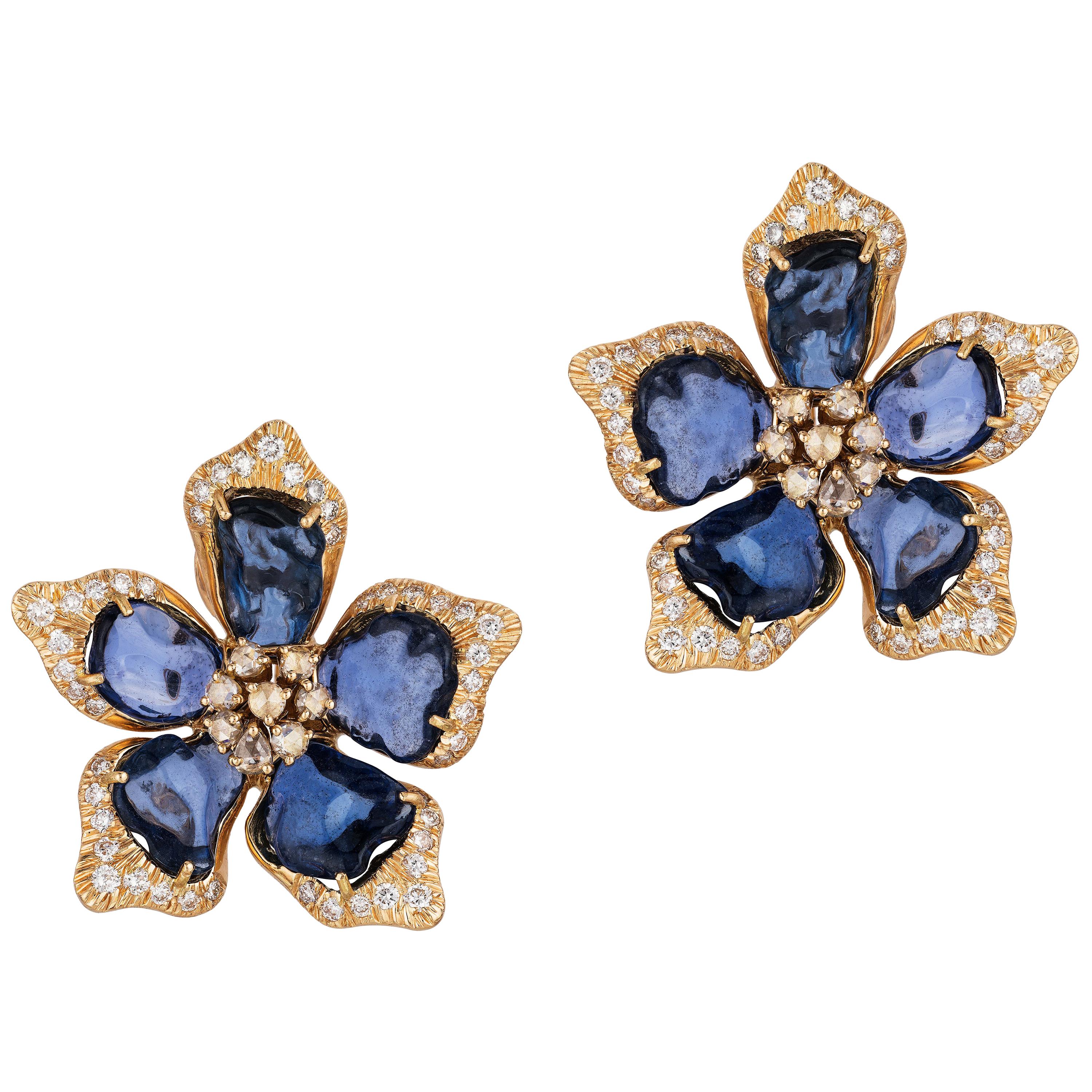 Ohrringe mitshwara-Saphir und Diamant-Blumen