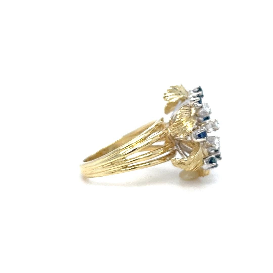 Blumenring mit Saphir und Diamant (Rundschliff) im Angebot