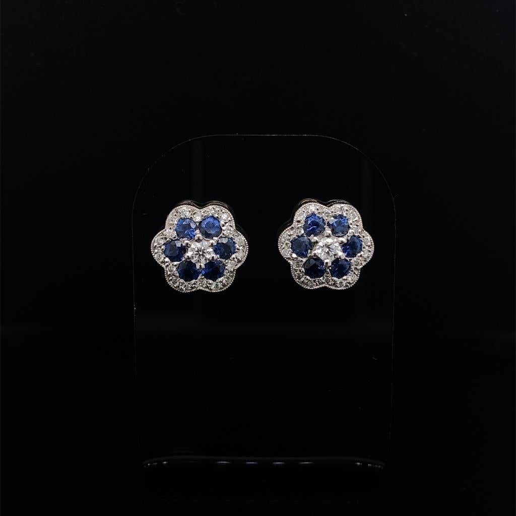 Sapphire and Diamond Flower Stud Earrings, in 18 Karat White and Yellow Gold In Good Condition For Sale In London, GB