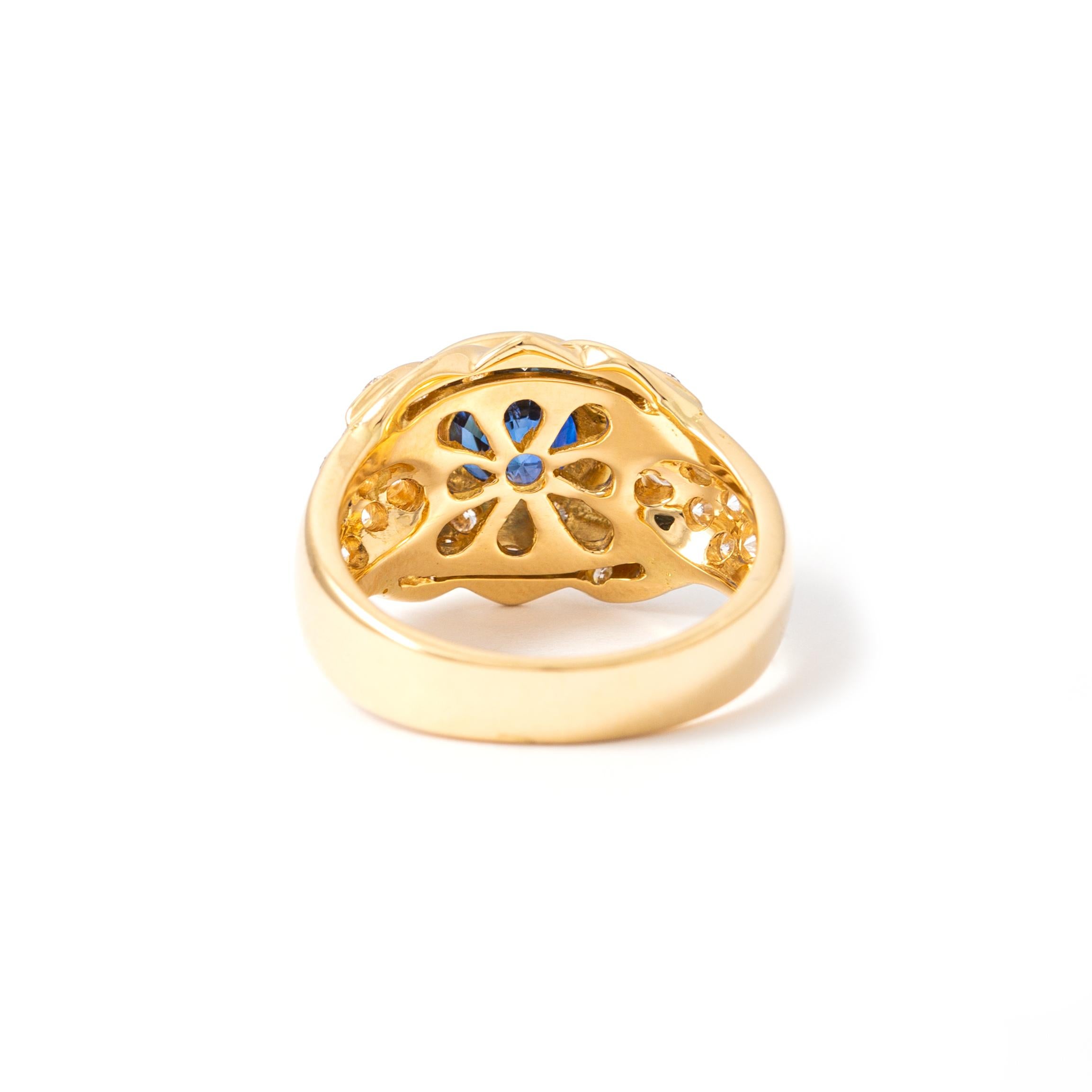 Taille ronde Bague en or avec saphirs et diamants en vente