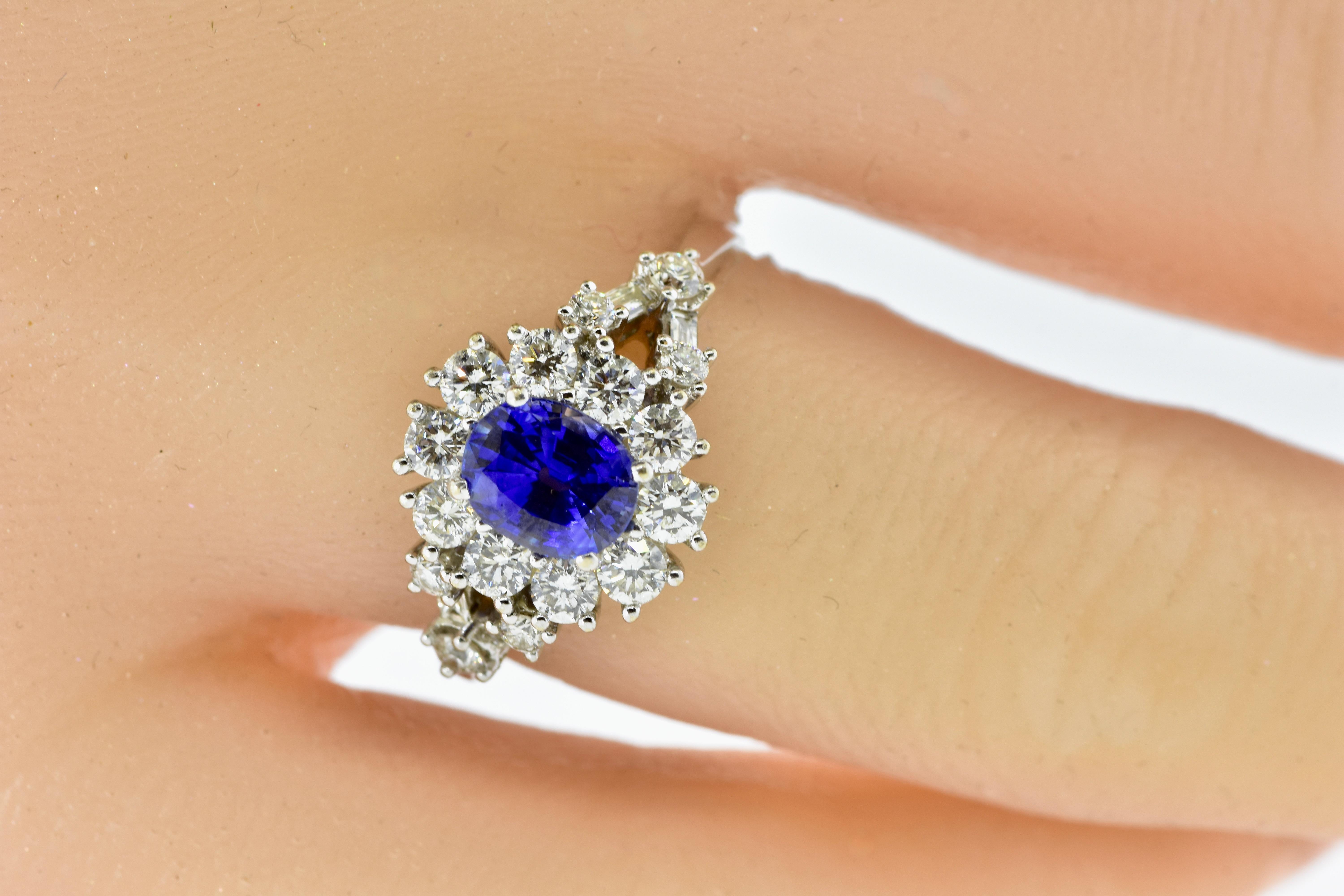 Sapphire and Diamond in a Fine Hand Made 18K White Gold Ring In Excellent Condition In Aspen, CO