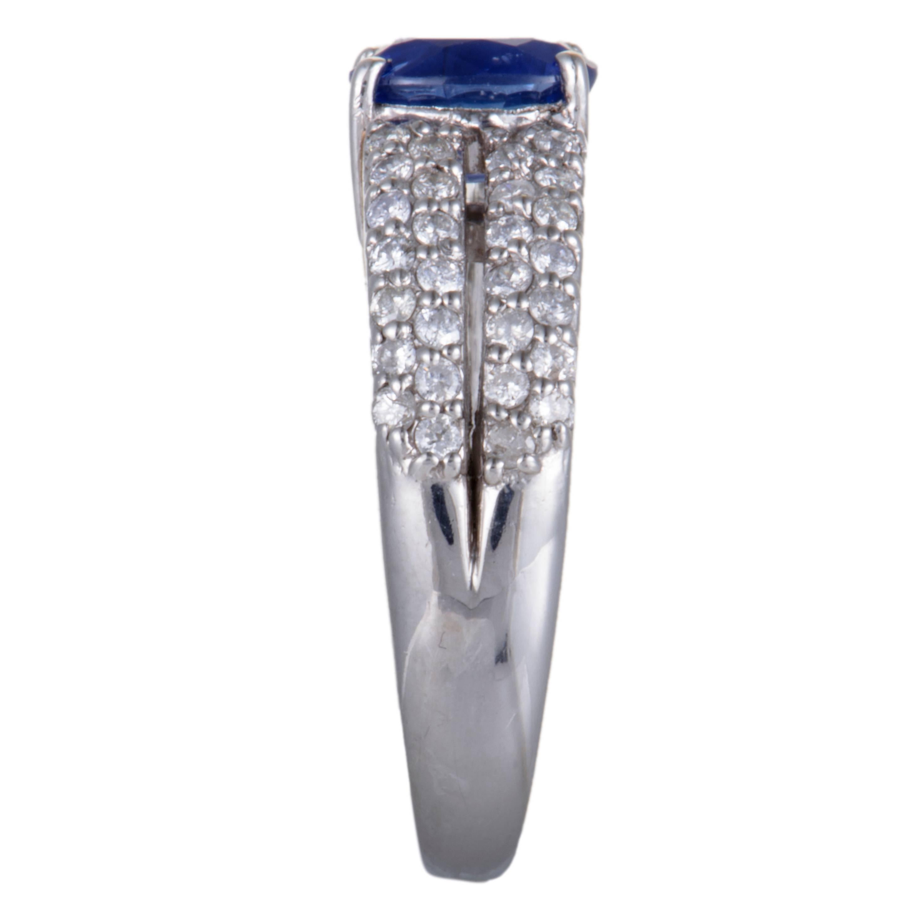 Sapphire and Diamond Pave Platinum Band Ring In Excellent Condition In Southampton, PA