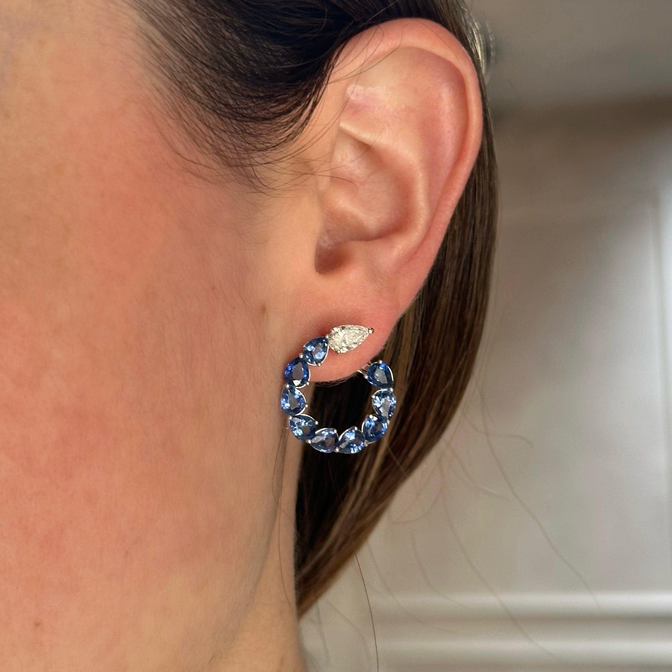 Taglio a goccia Sapphire and Diamond Pear-Shaped Hoop Earrings in vendita