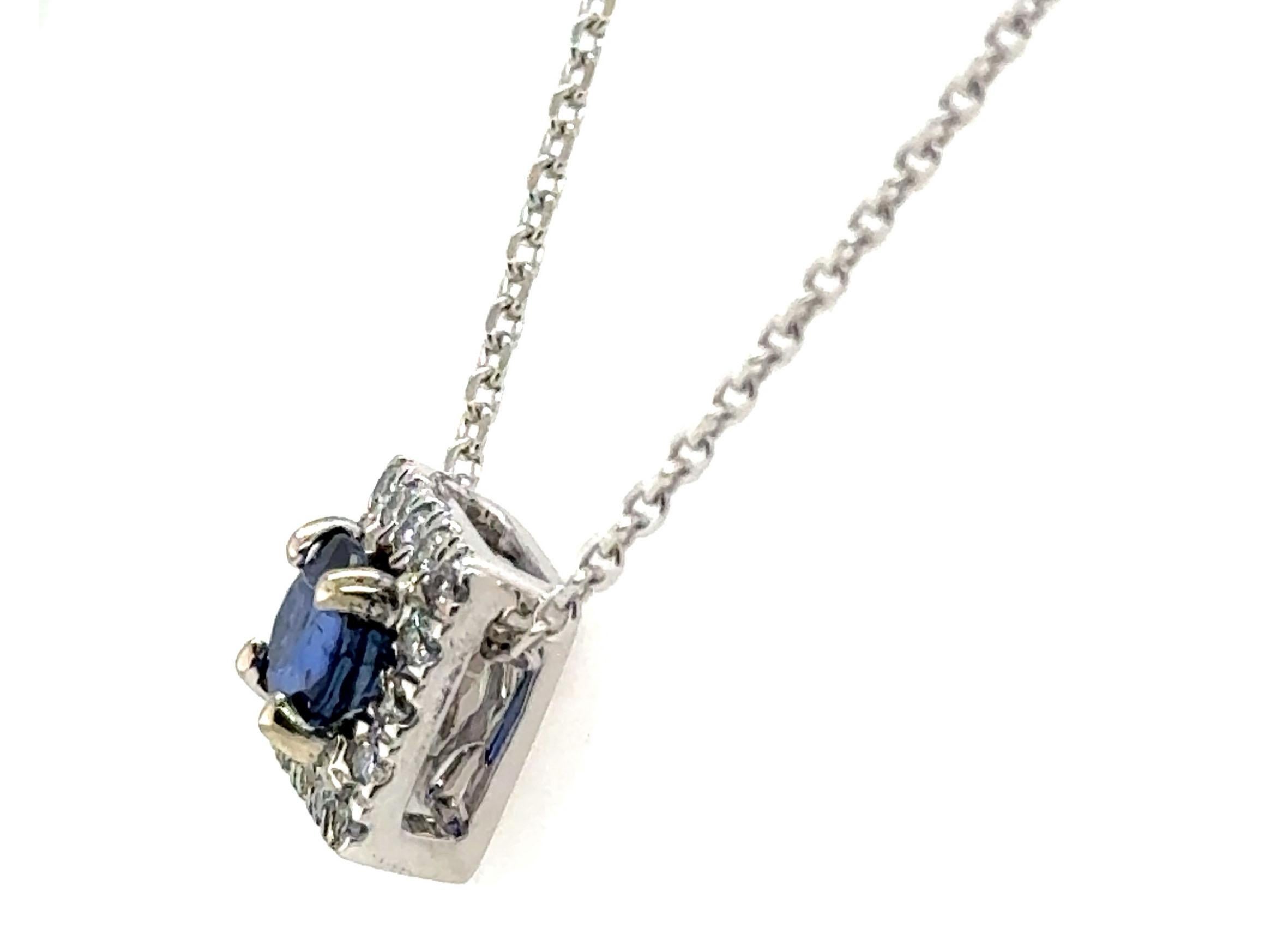 Taglio rotondo Ciondolo con zaffiro e diamante Diamonds Halo .72ct 14K Nuovo di zecca in vendita